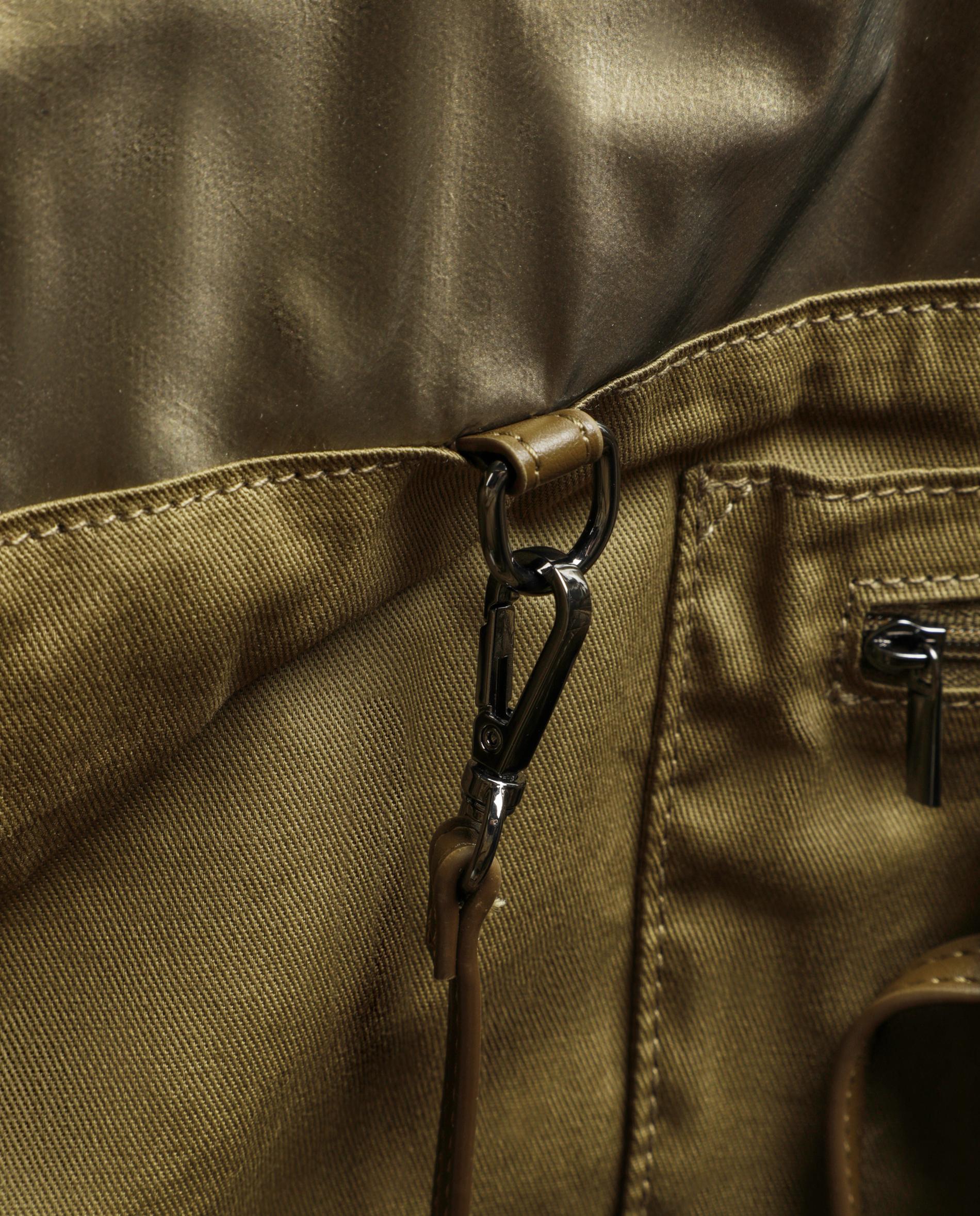 Shopper em Tecido Técnico com Acabamento Brilhante com Necessaire Amovível Taupe-8
