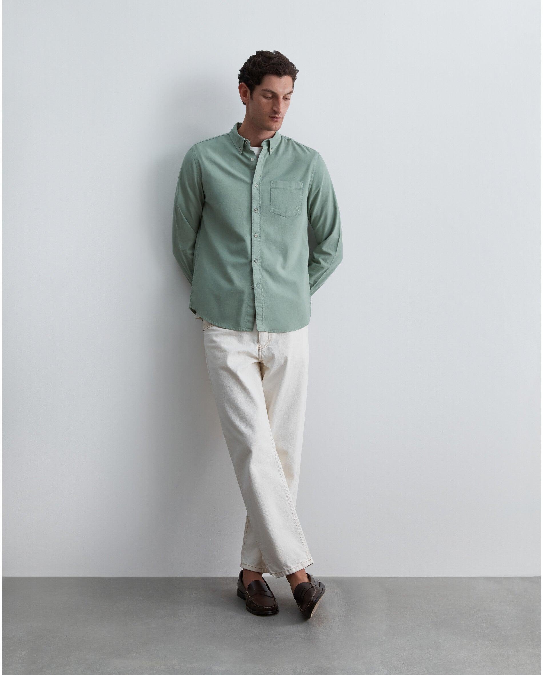 Camisa Oxford Lisa com Bolso no Peito Verde Água-3