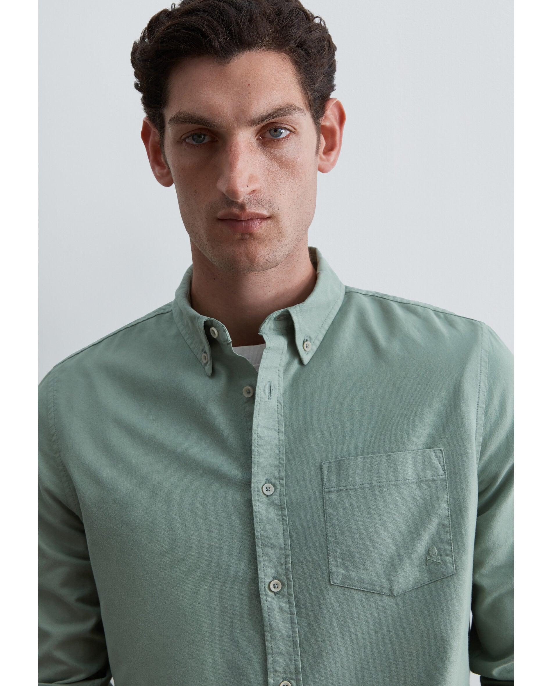 Camisa Oxford Lisa com Bolso no Peito Verde Água-4