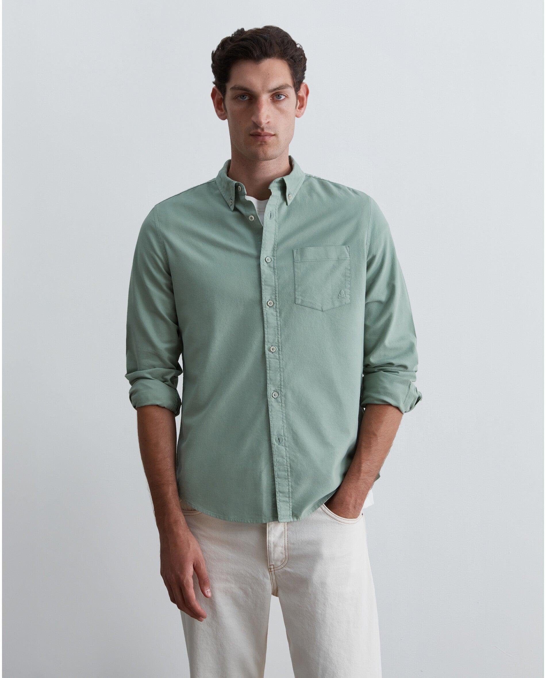 Imagem 0 de Camisa Oxford Lisa com Bolso no Peito