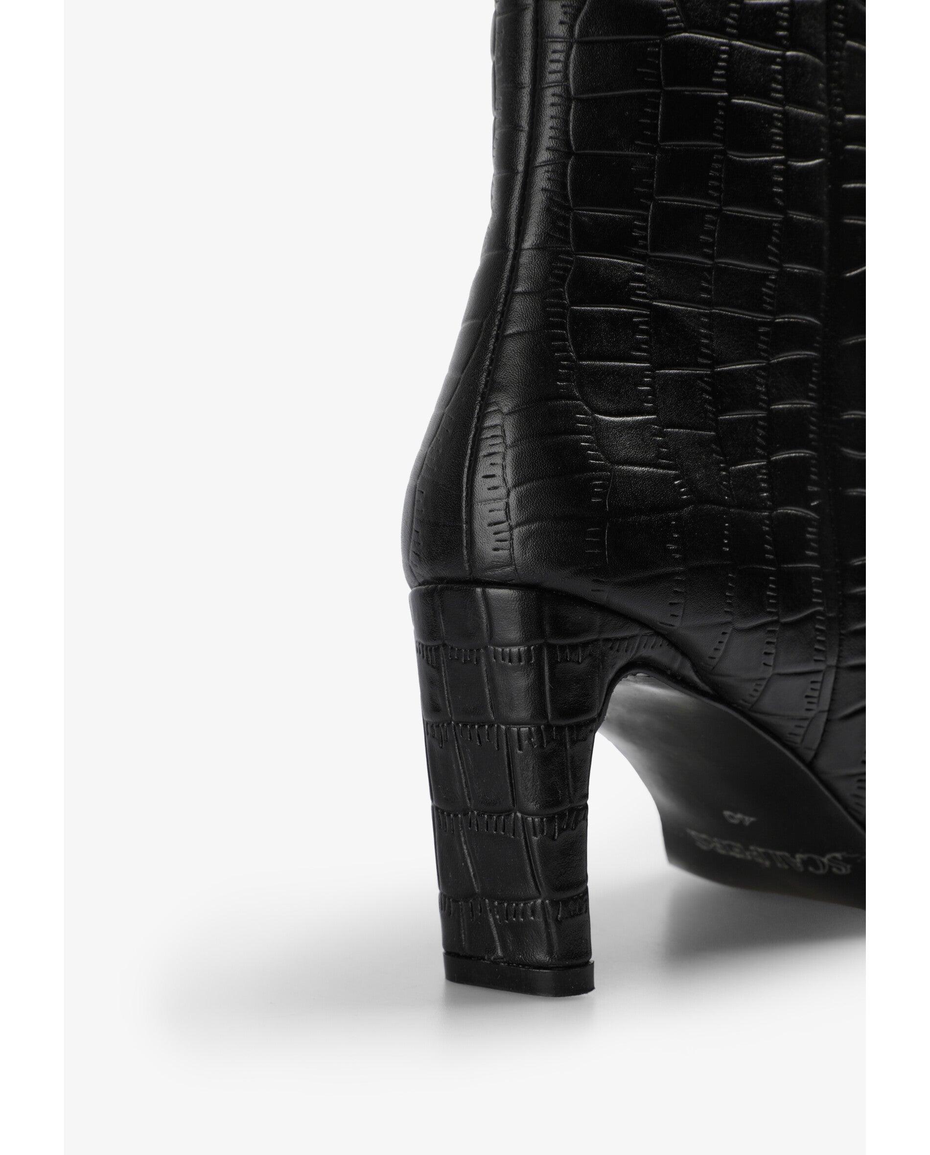 Botins Básicos de Pele com Biqueira Afiada e Fecho Zip Preto-7