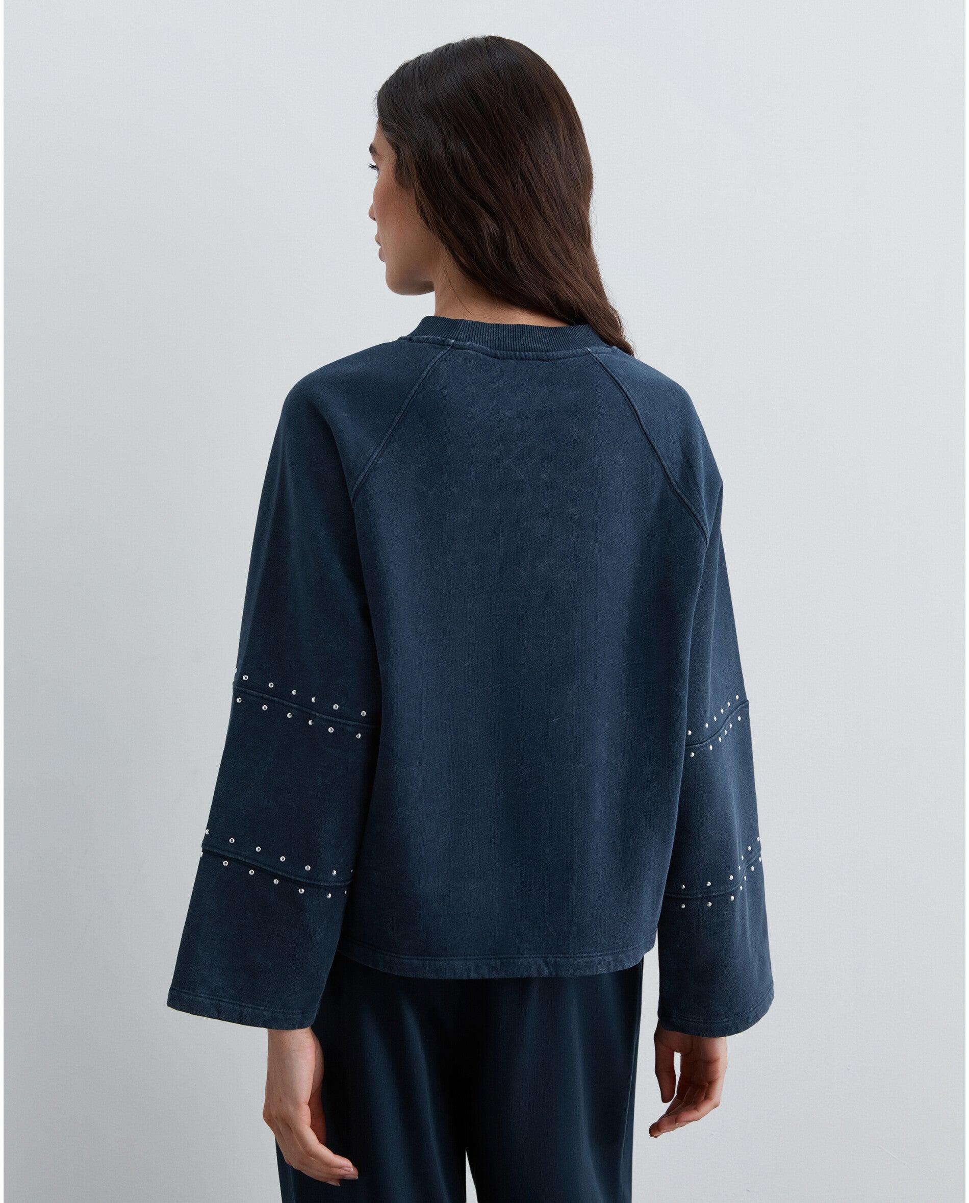 Sweatshirt com Gola Redonda e Detalhes de Studs Navy-3