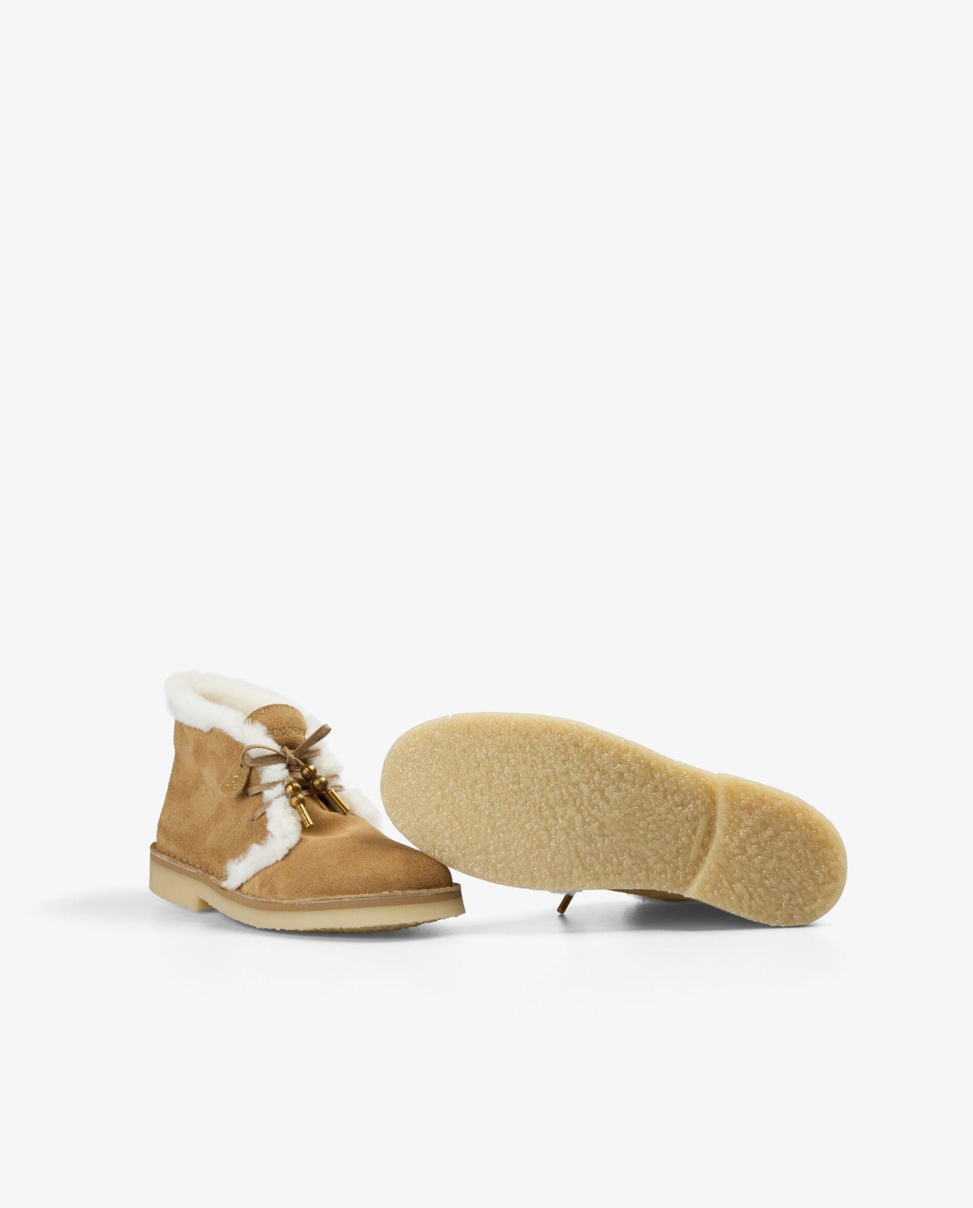 Botas Básicas de Camurça com Forro de Pelo de Ovelha Caramelo-4