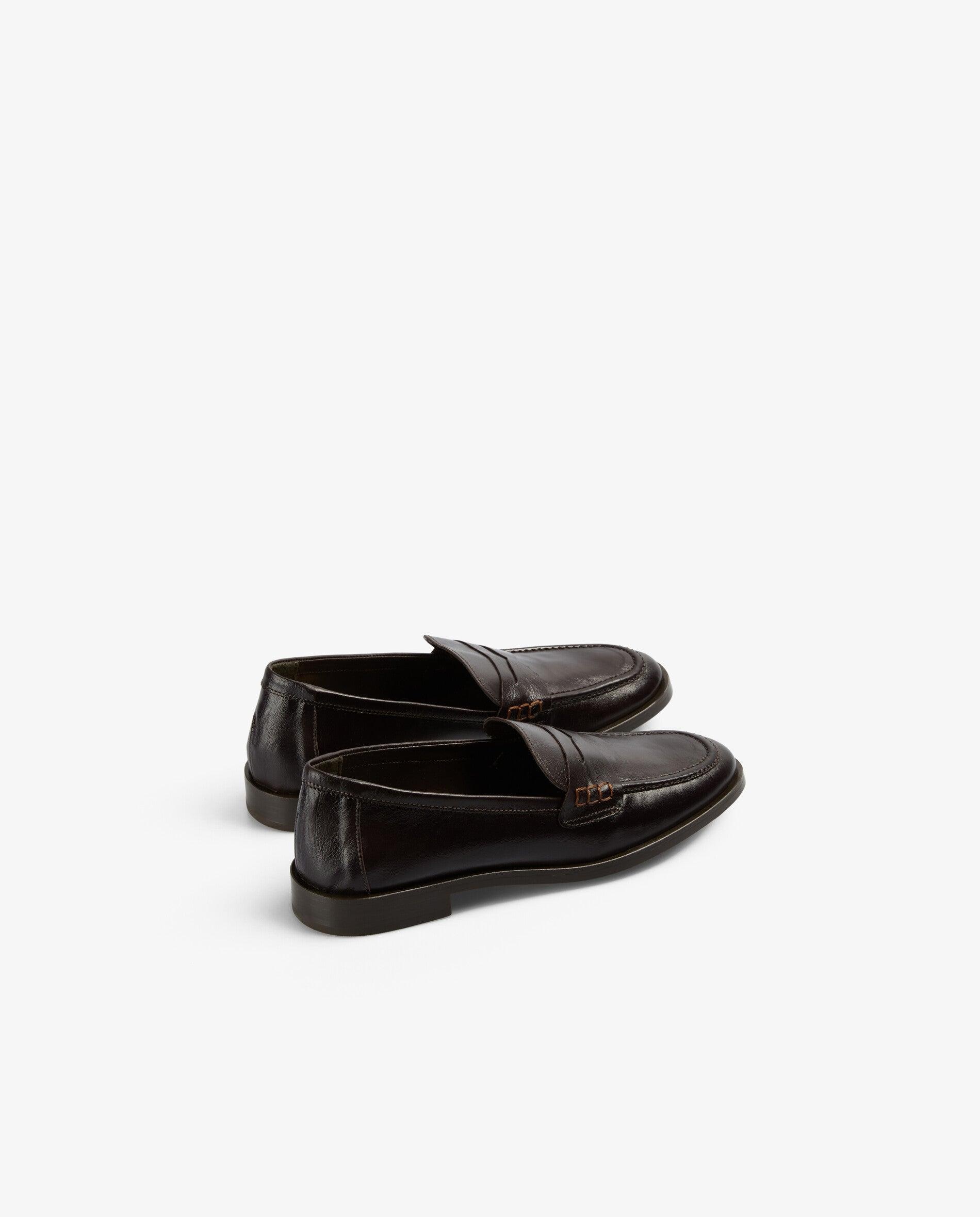 Mocassins Rasos com Travessão em Tom Castanho-escuro-3