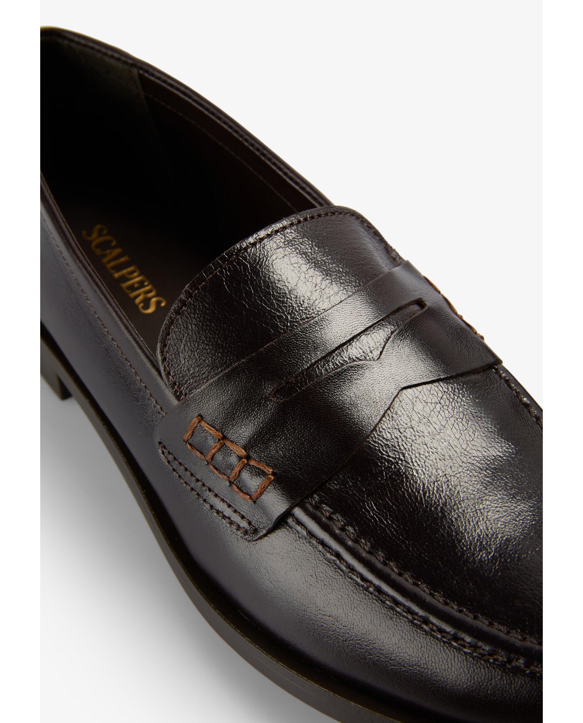 Mocassins Rasos com Travessão em Tom Castanho-escuro-6