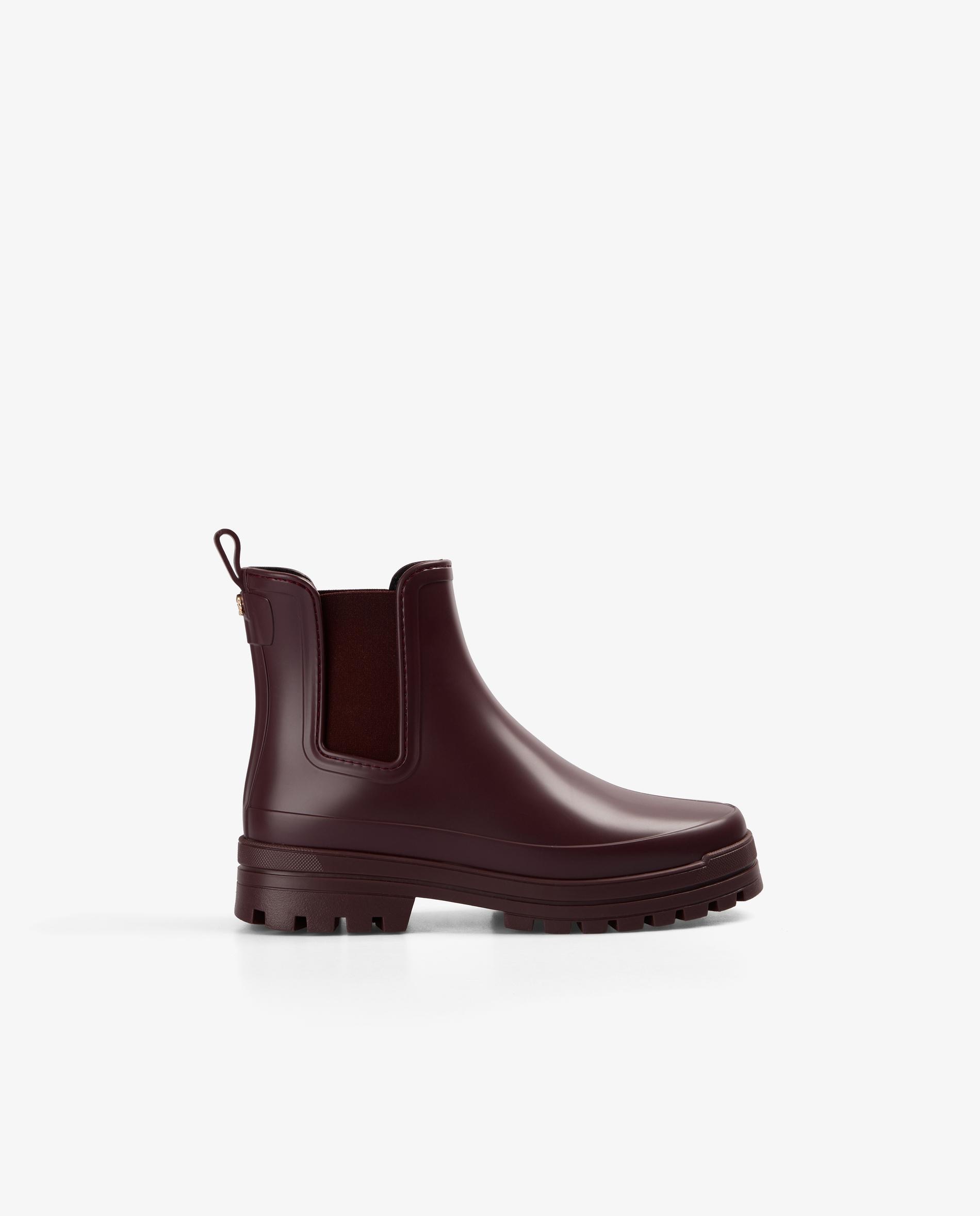 Imagem 0 de Botas Sola Track Tipo Chelsea em Material Impermeável