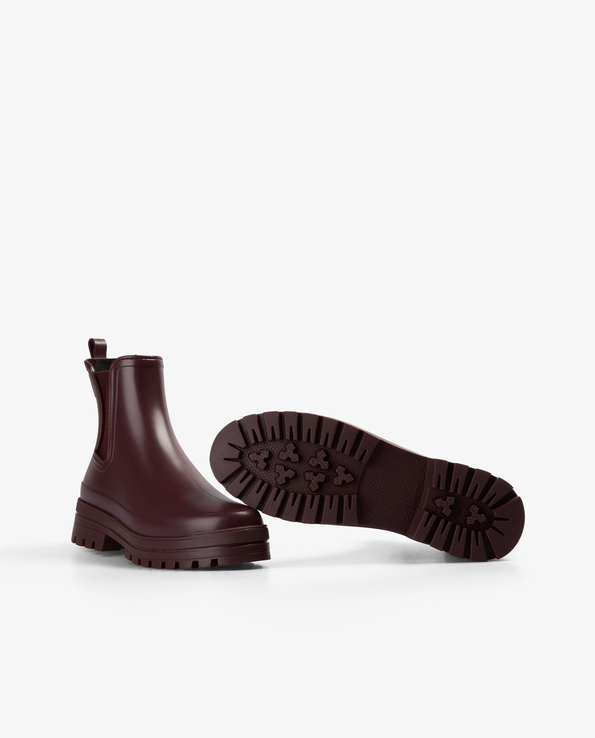 Botas Sola Track Tipo Chelsea em Material Impermeável Bordeaux-4