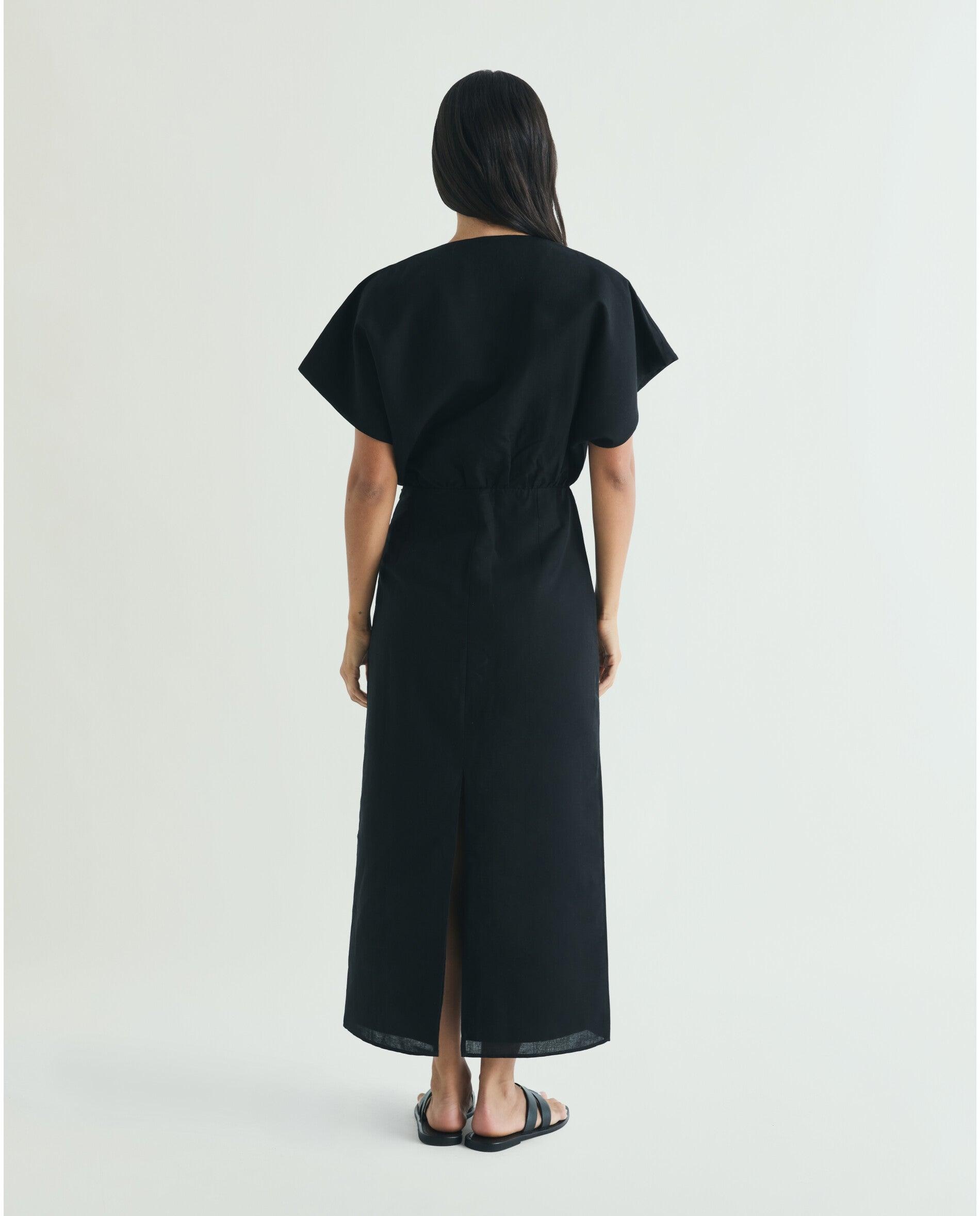 Vestido Midi com Detalhe Franzido na Cintura Preto-3