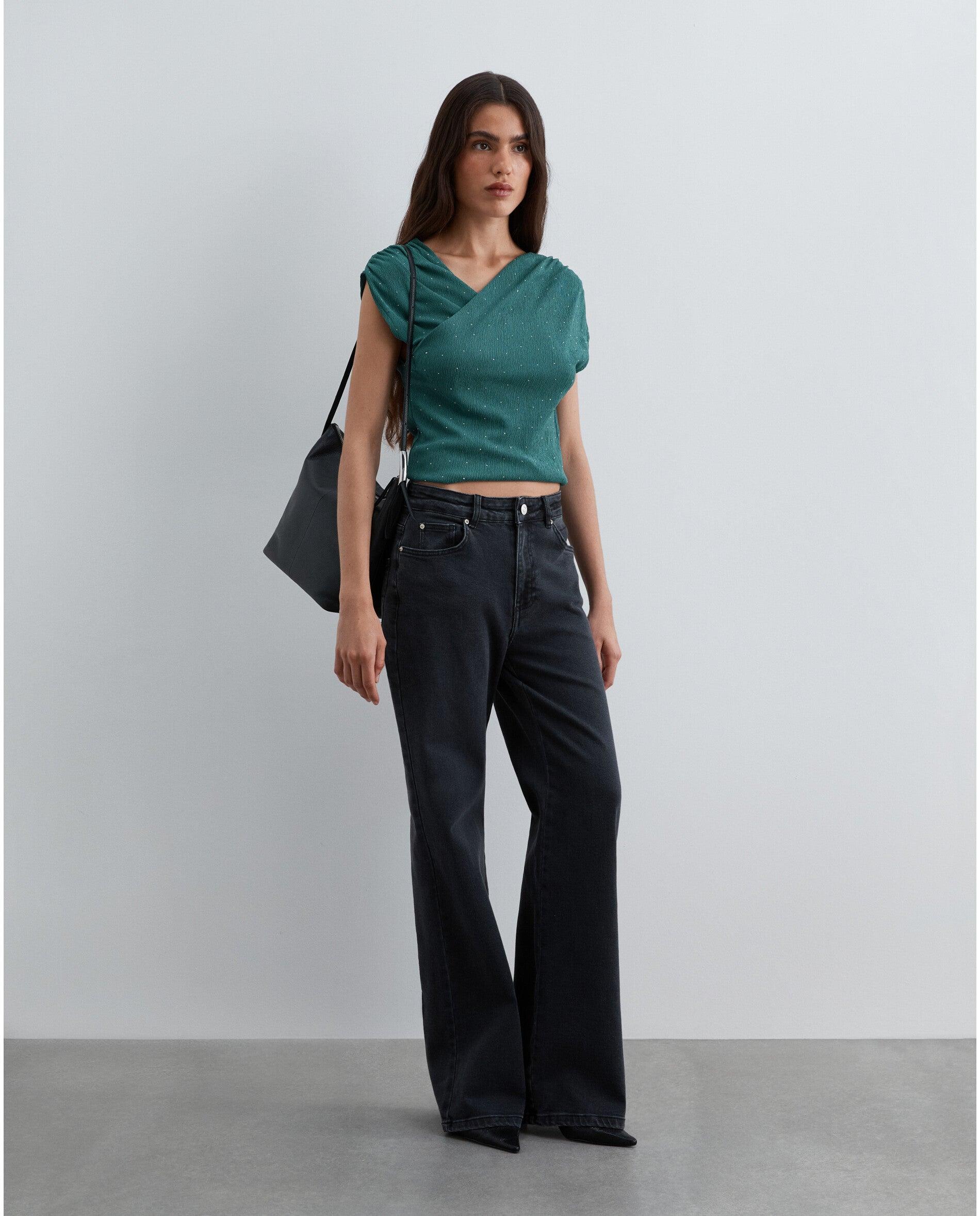 Top em Tecido Texturizado com Strass Verde-5