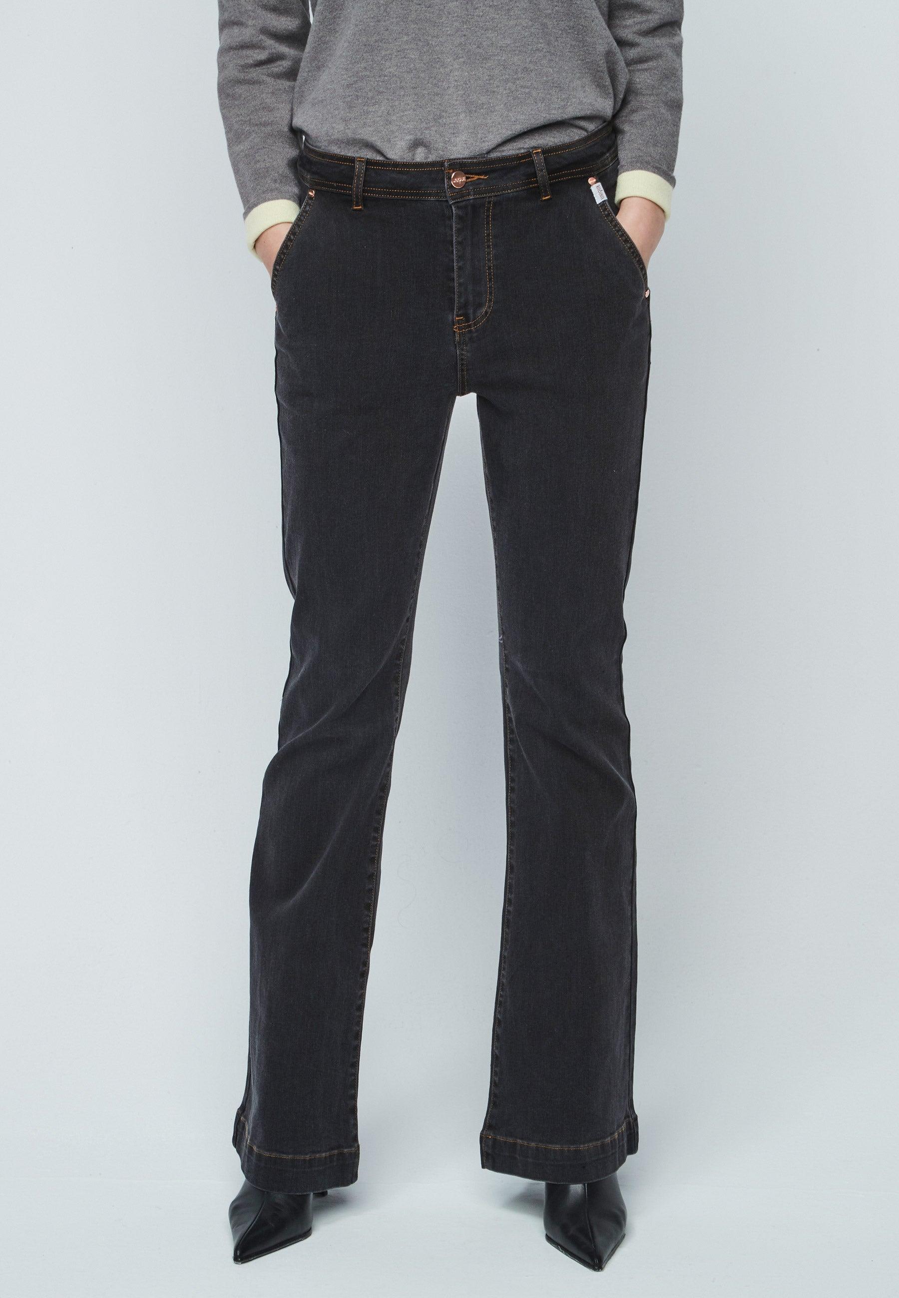 Imagem 0 de Jeans Bootcut de Cintura Média