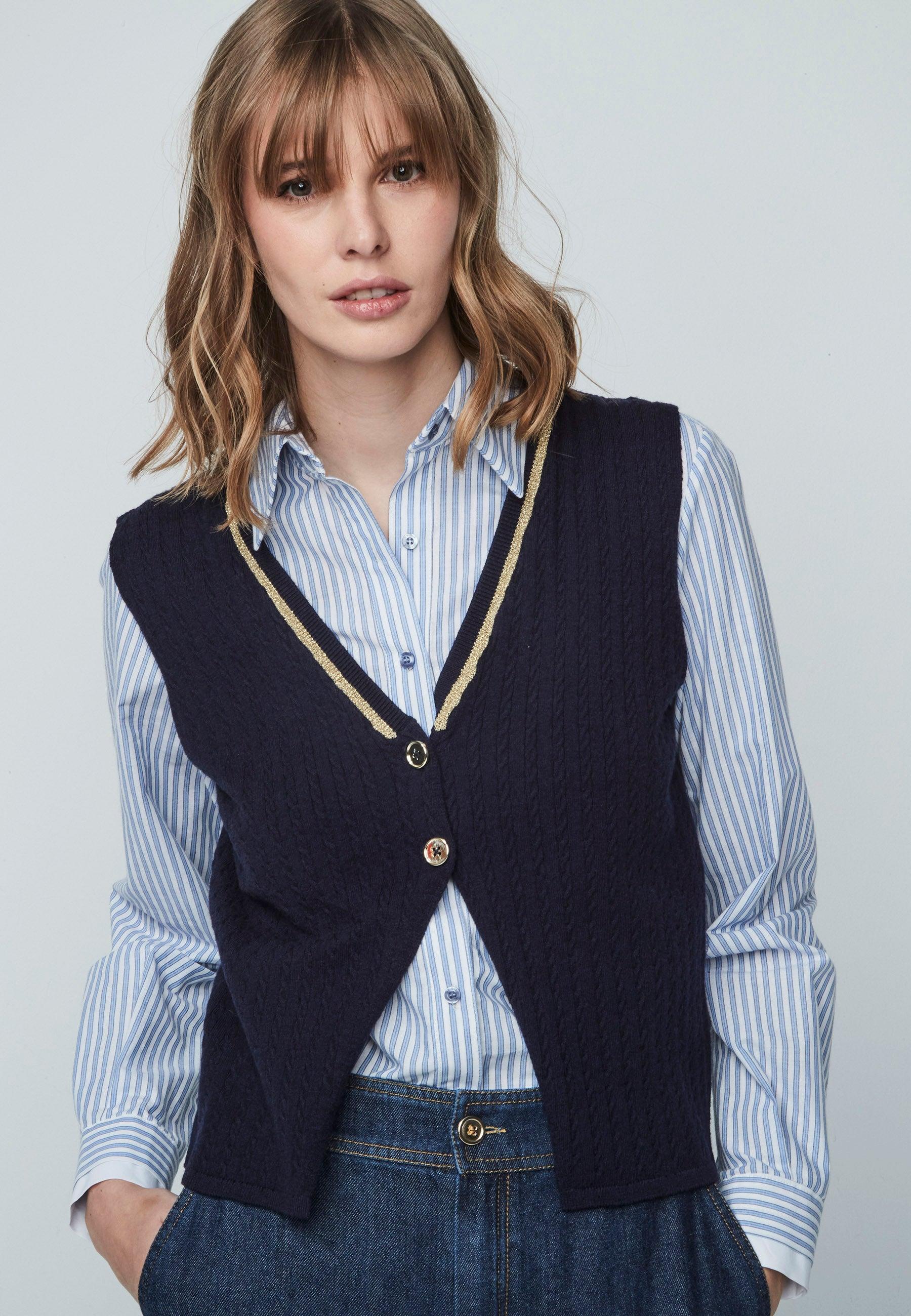 Imagem 0 de Colete de Malha com Decote em V e Botões