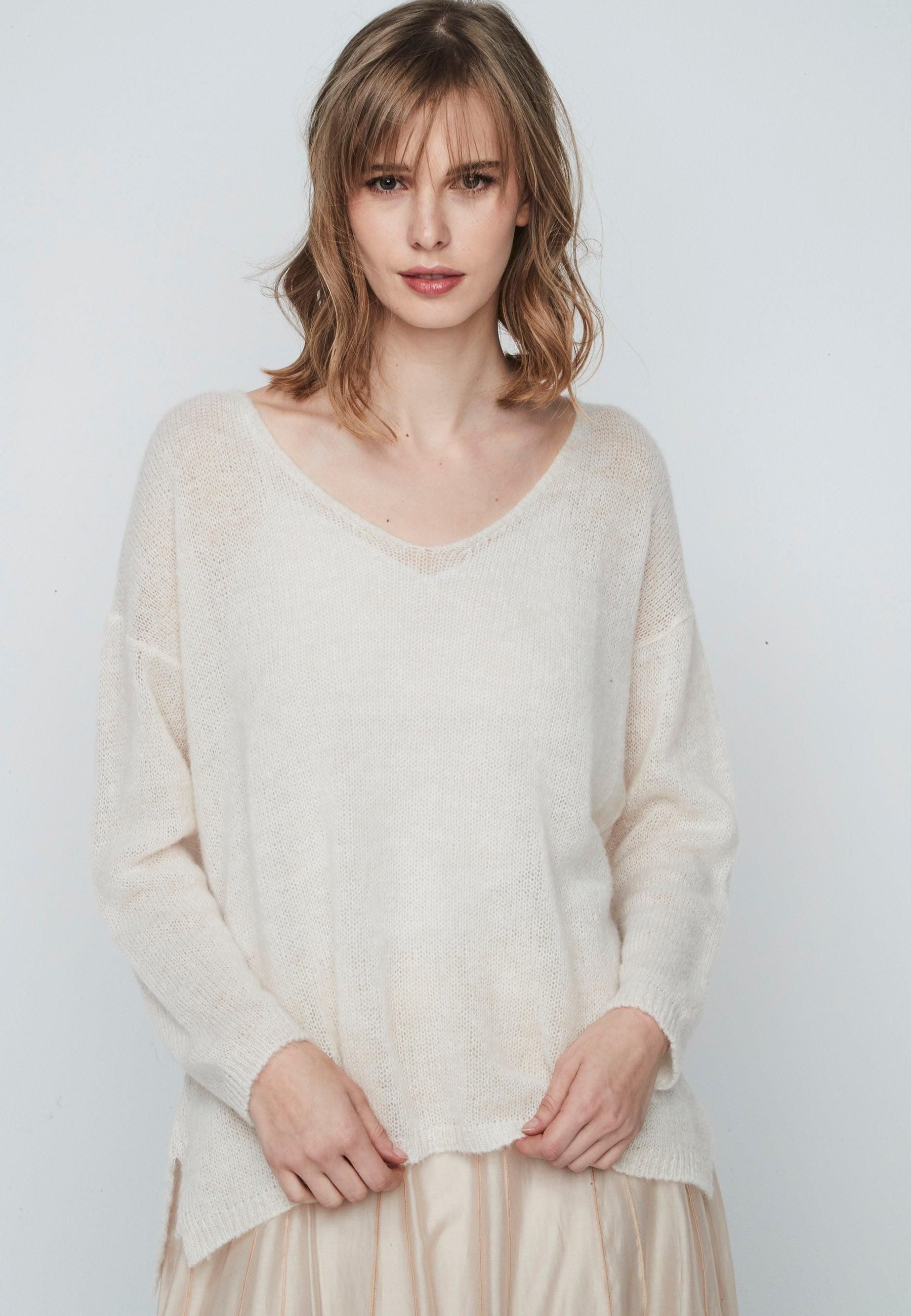 Imagem 0 de Camisola de Decote em V em Malha Suave