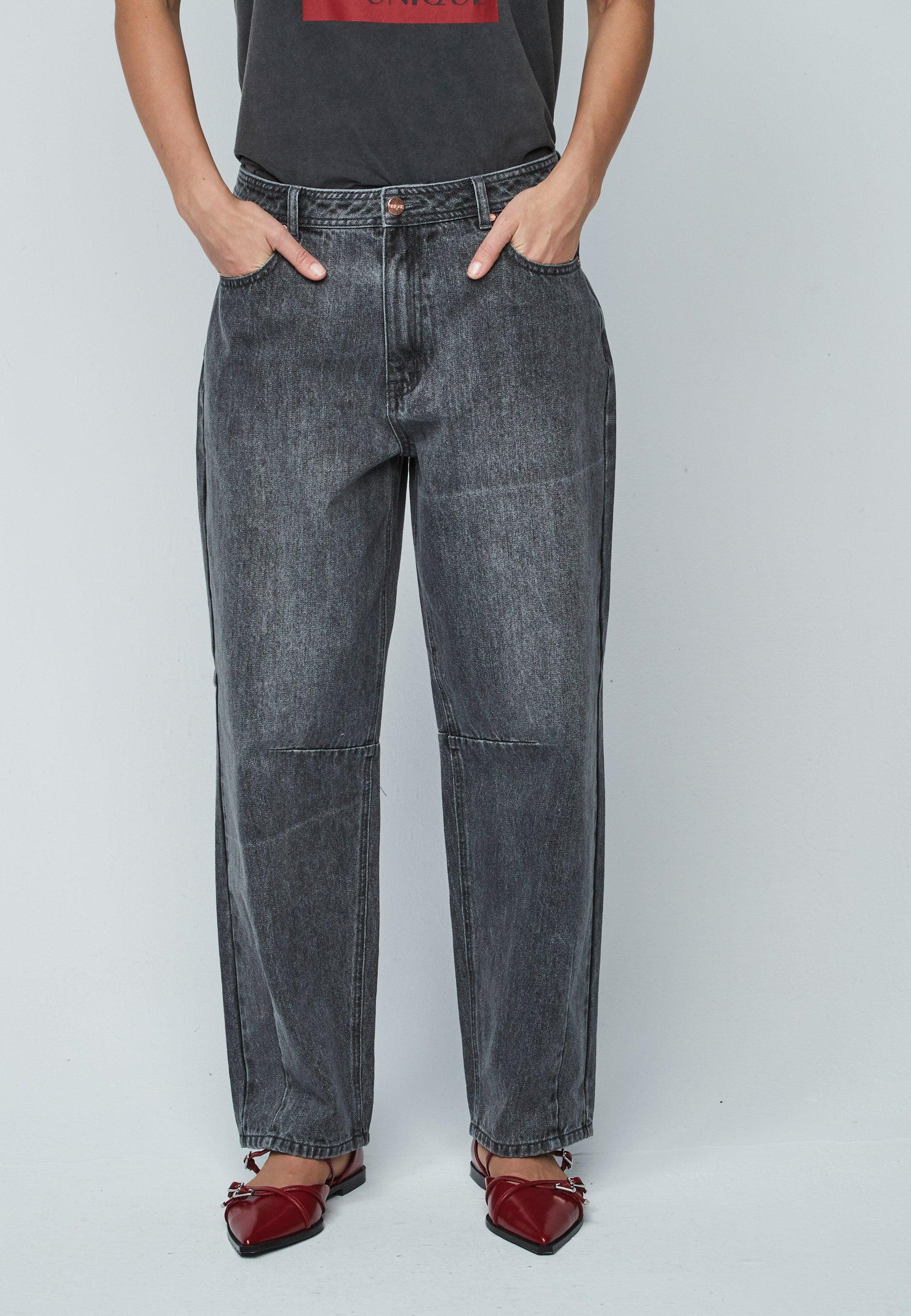 Imagem 0 de Jeans com Corte a Direito de Cintura Média