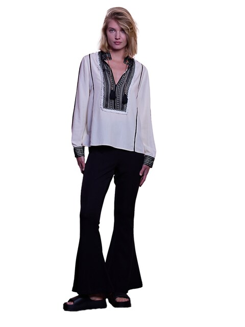 Imagem 0 de Blusa com detalhes