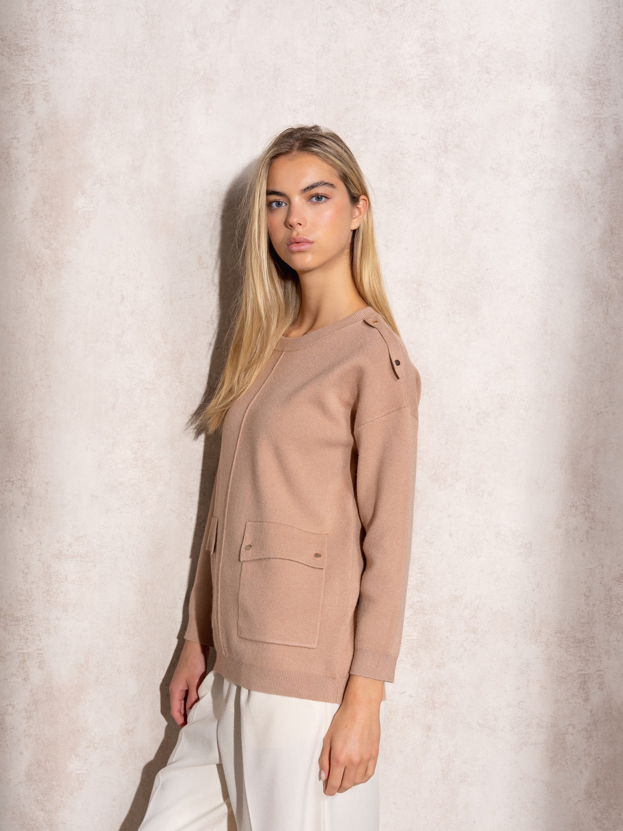Camisola de malha com bolsos na frente Bege-4