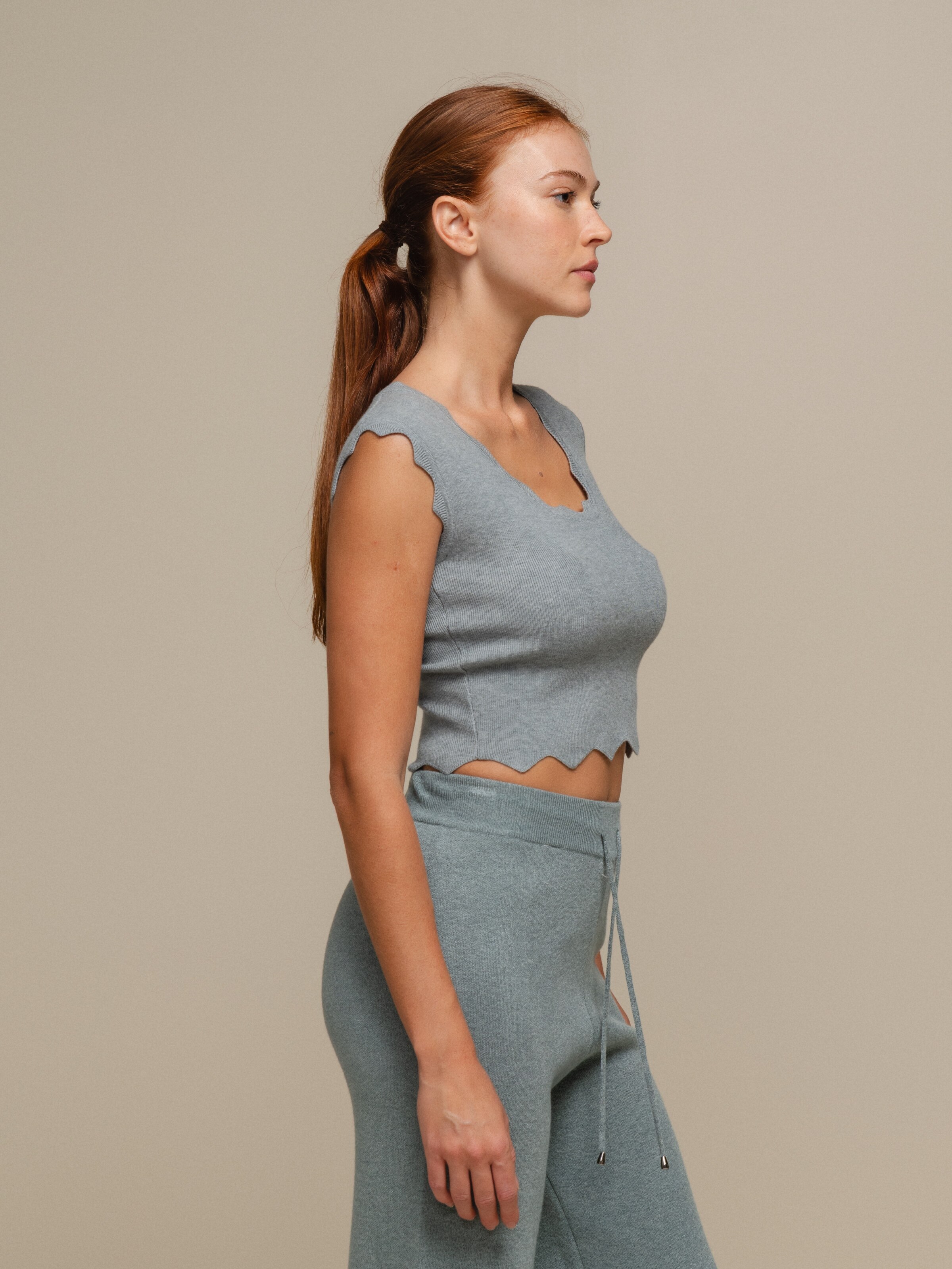 Top curto em malha recortada Gray-4