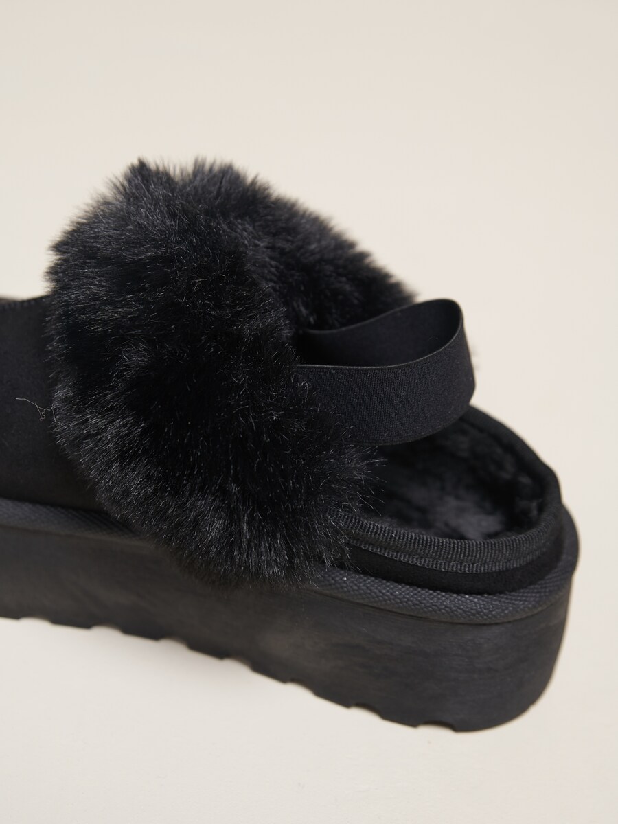 Pantufa plataforma com pêlo Preto-4