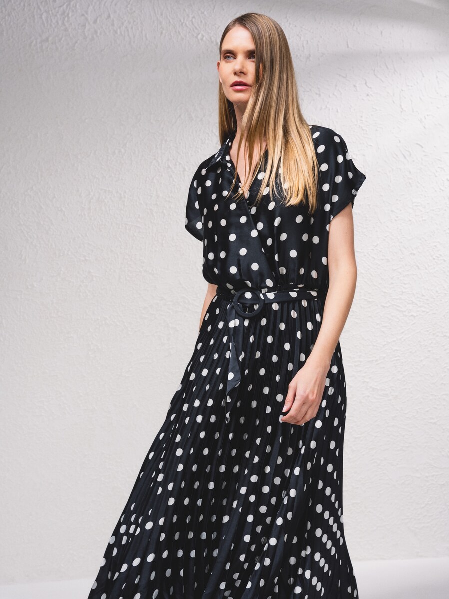 Vestido midi com plissado Preto-5