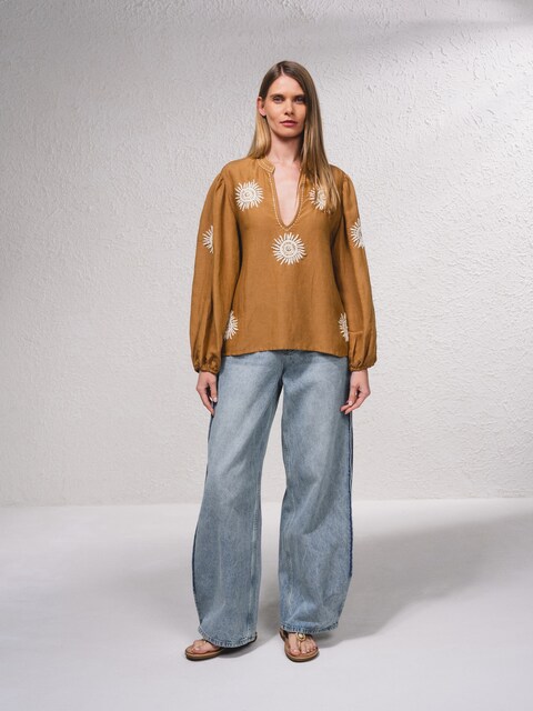 Imagem 0 de Blusa fluida com bordados
