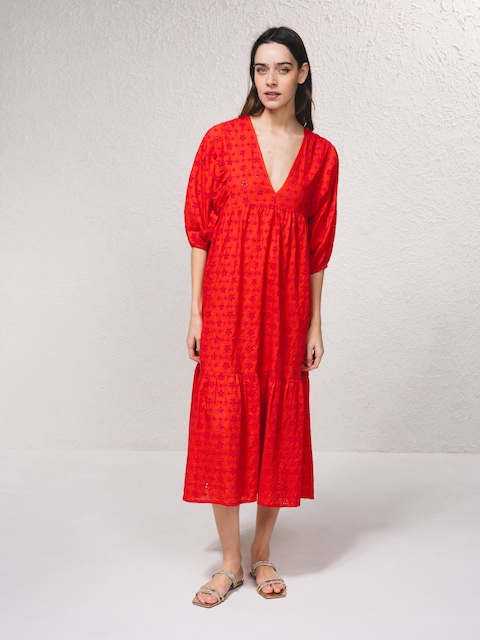 Imagem 0 de Vestido midi em bordado inglês