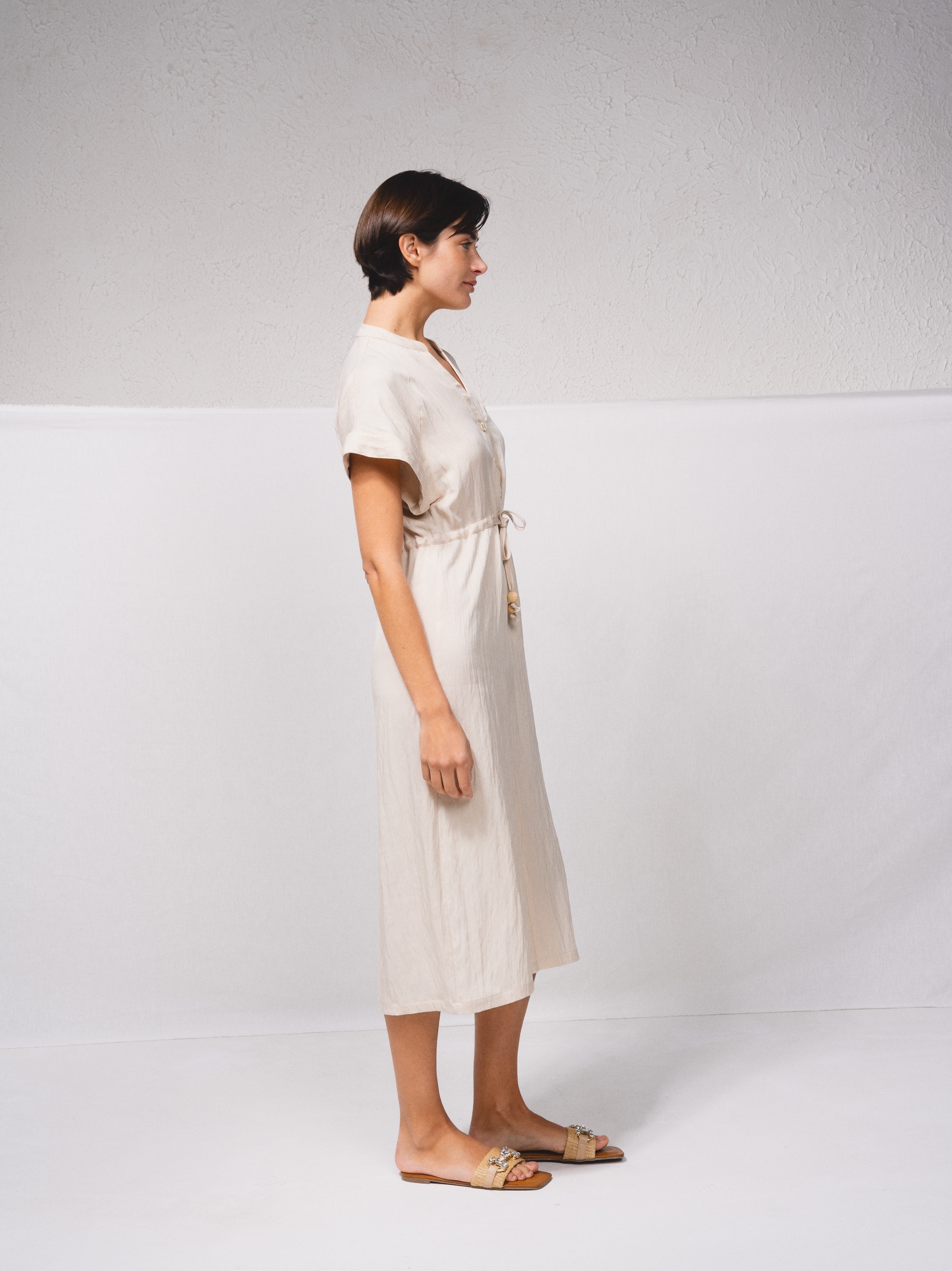 Vestido camiseira com cordão na cintura Bege-3