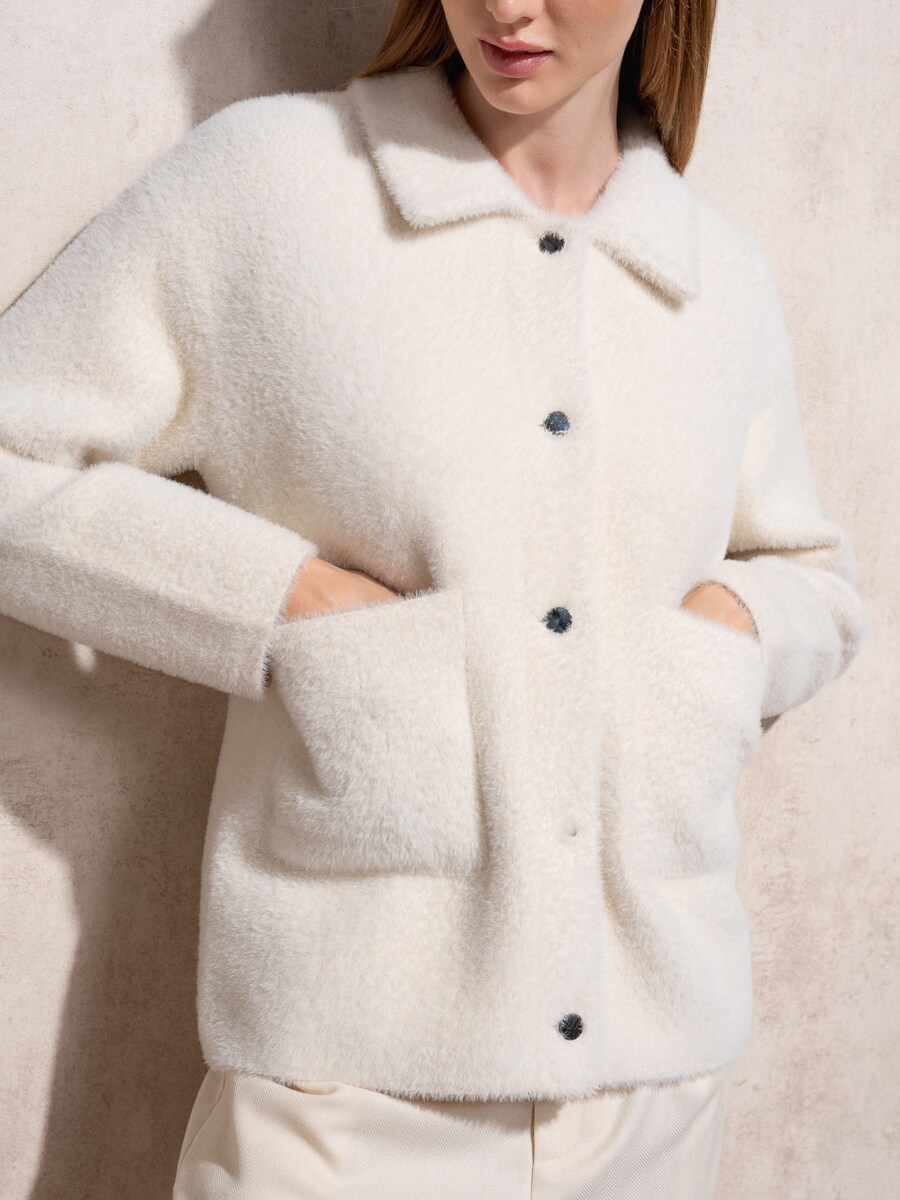 Casaco curto efeito pelo Branco-6