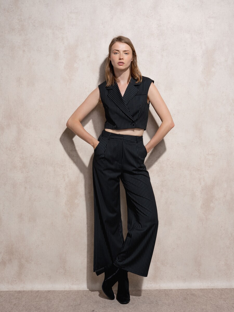 Colete curto cruzado Preto-2