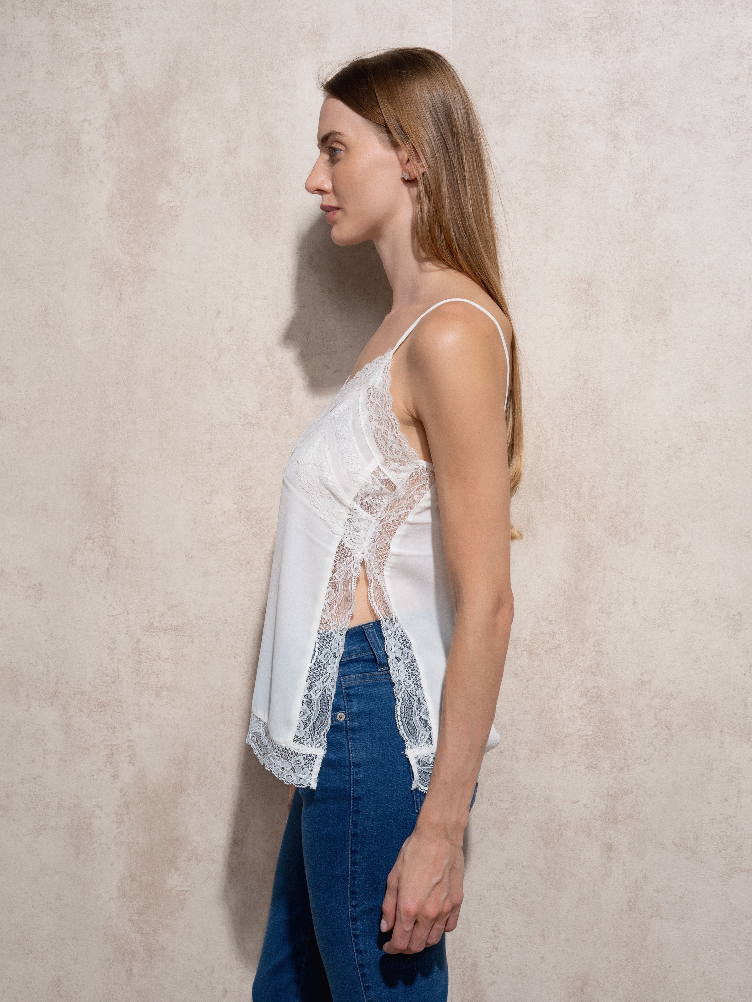 Top acetinado com renda Bege-4