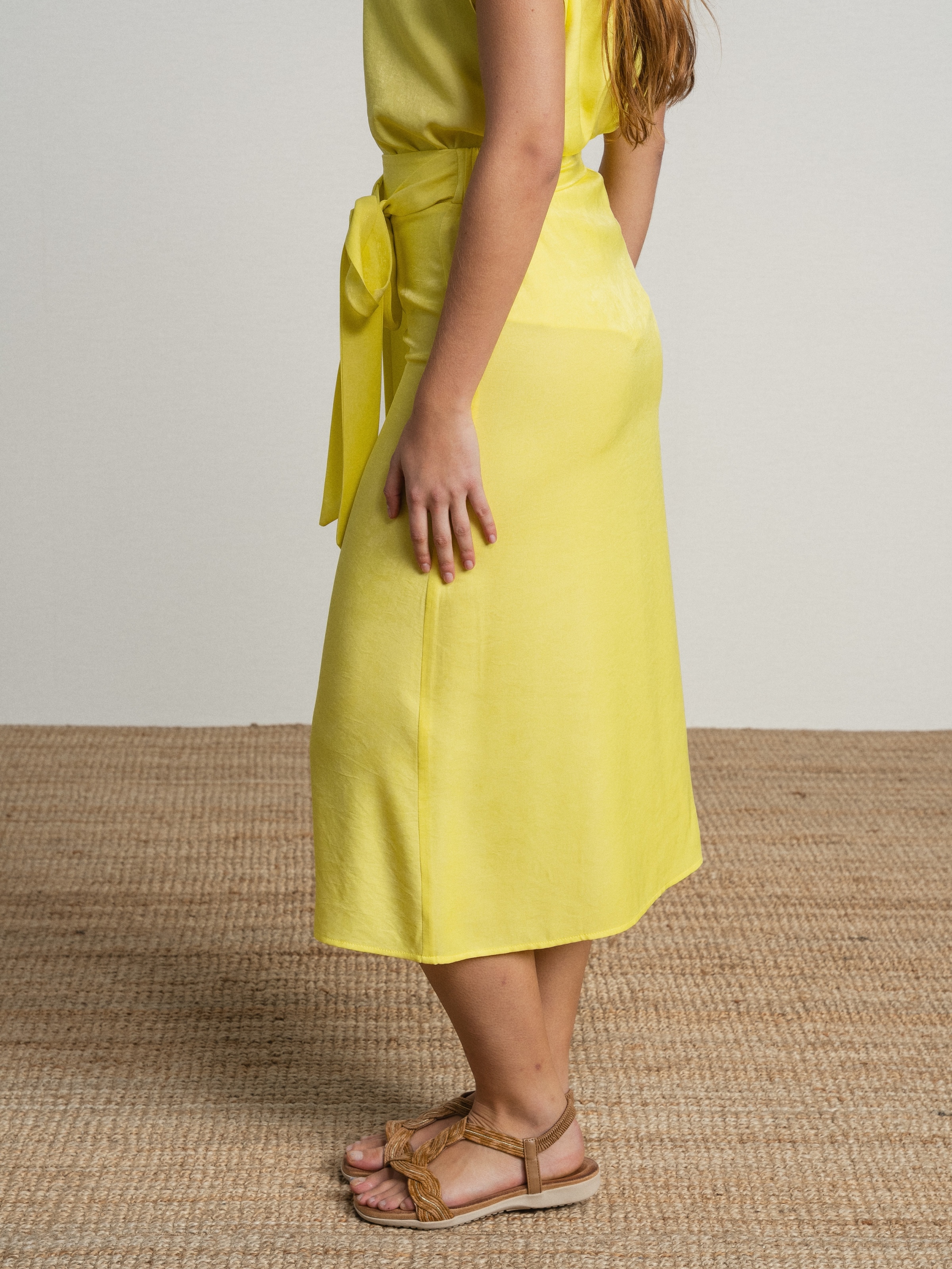 Saia midi a atar de lado Amarelo-4
