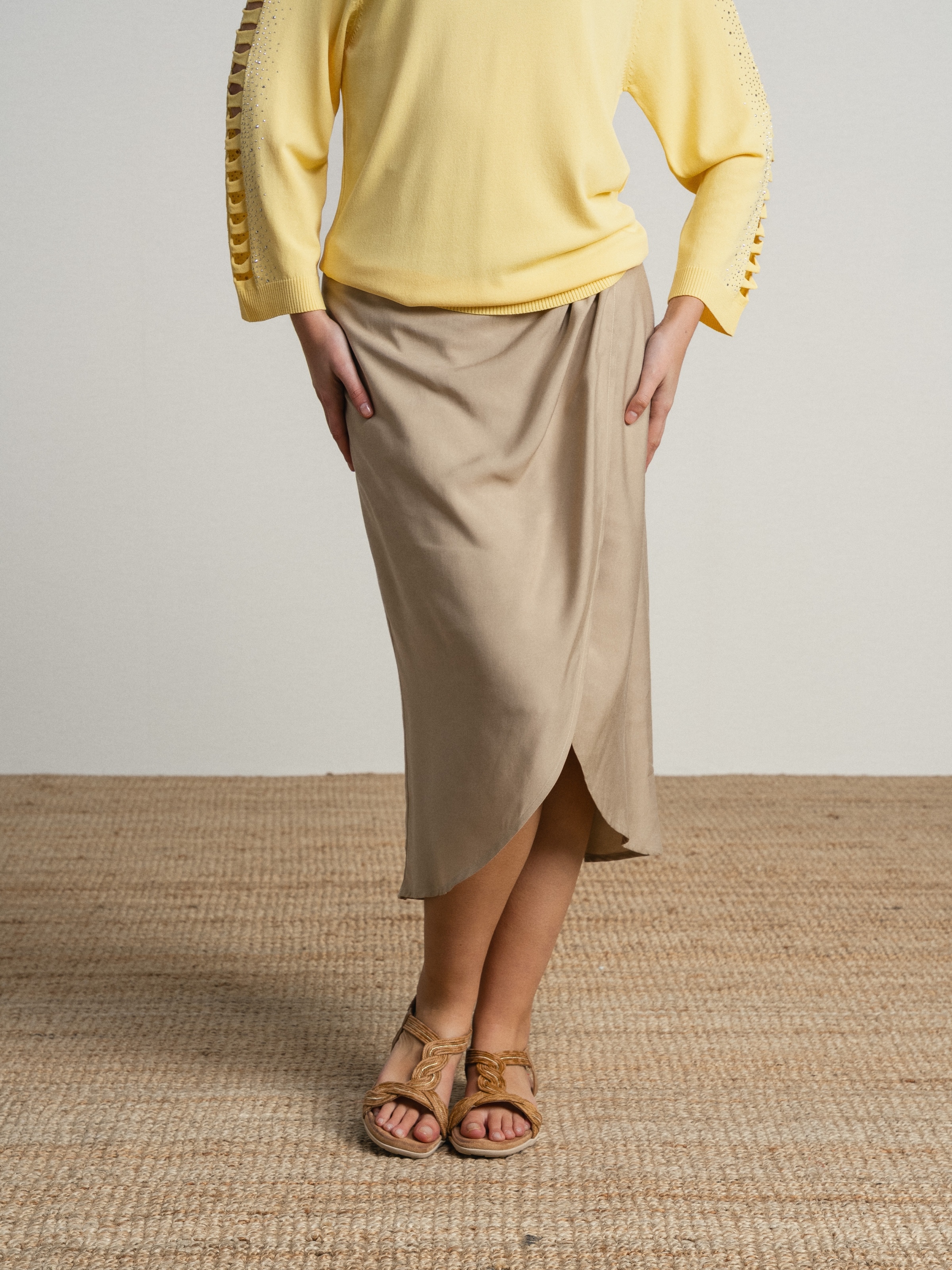 Saia Midi Bege-3