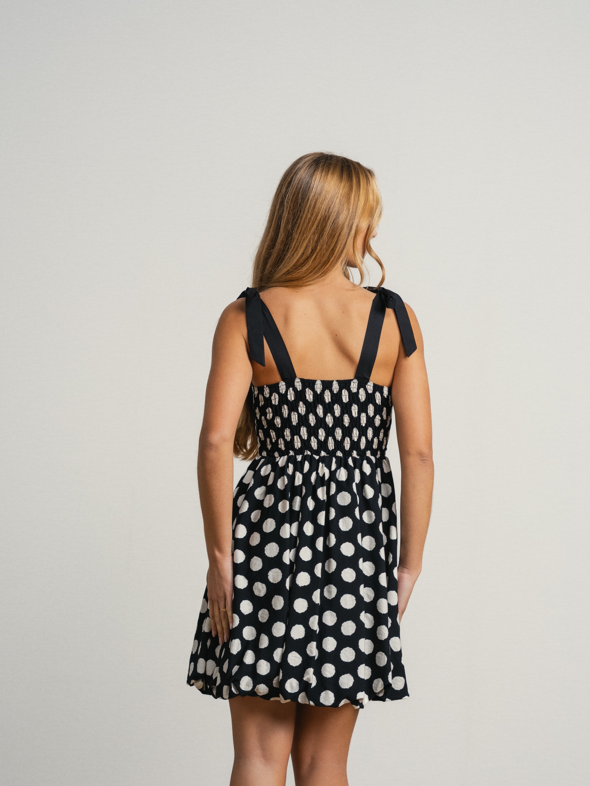 Vestido as bolinhas em balão Preto-6