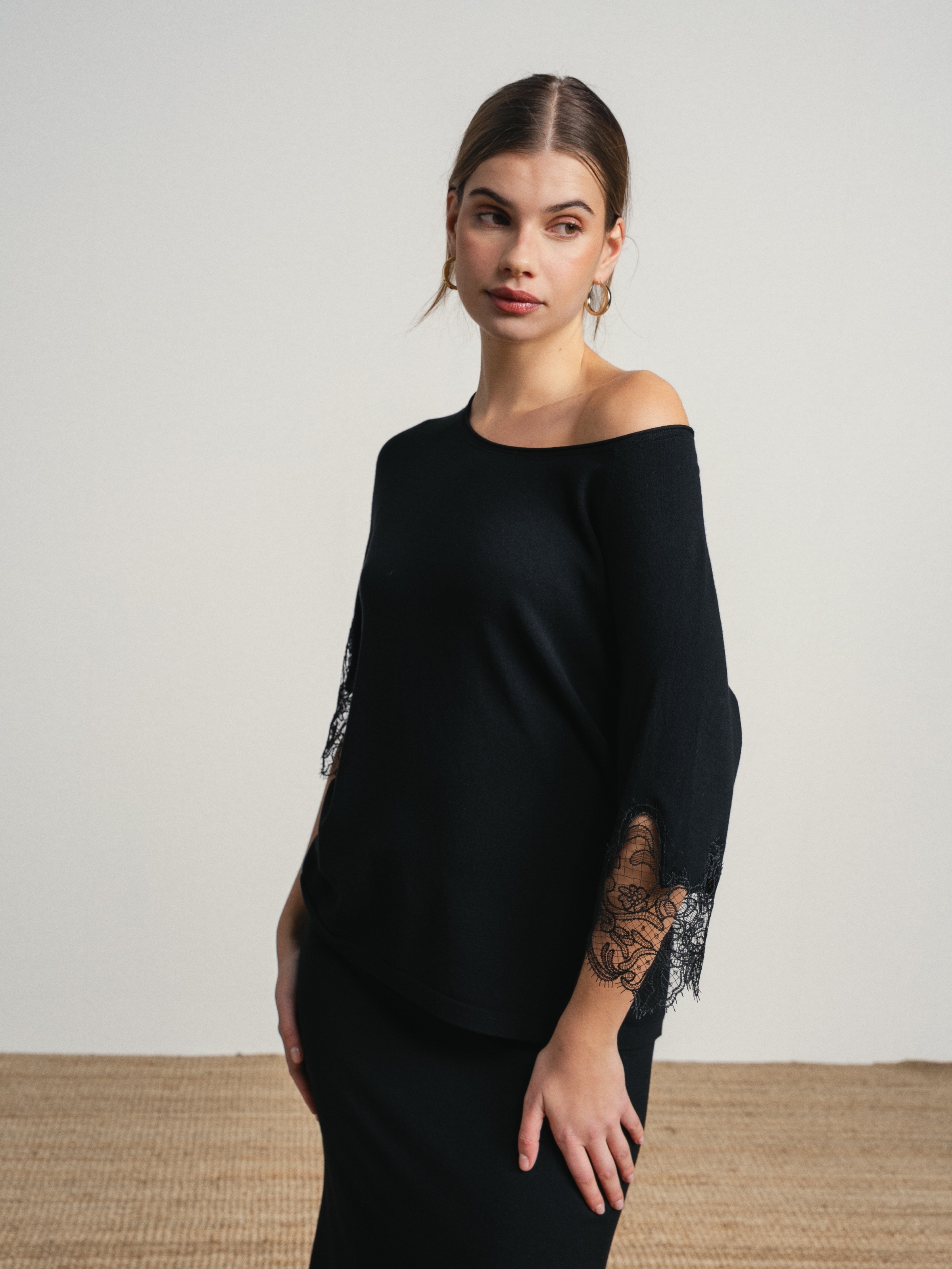 Conjunto de camisola e saia com bordado ingles Preto-3