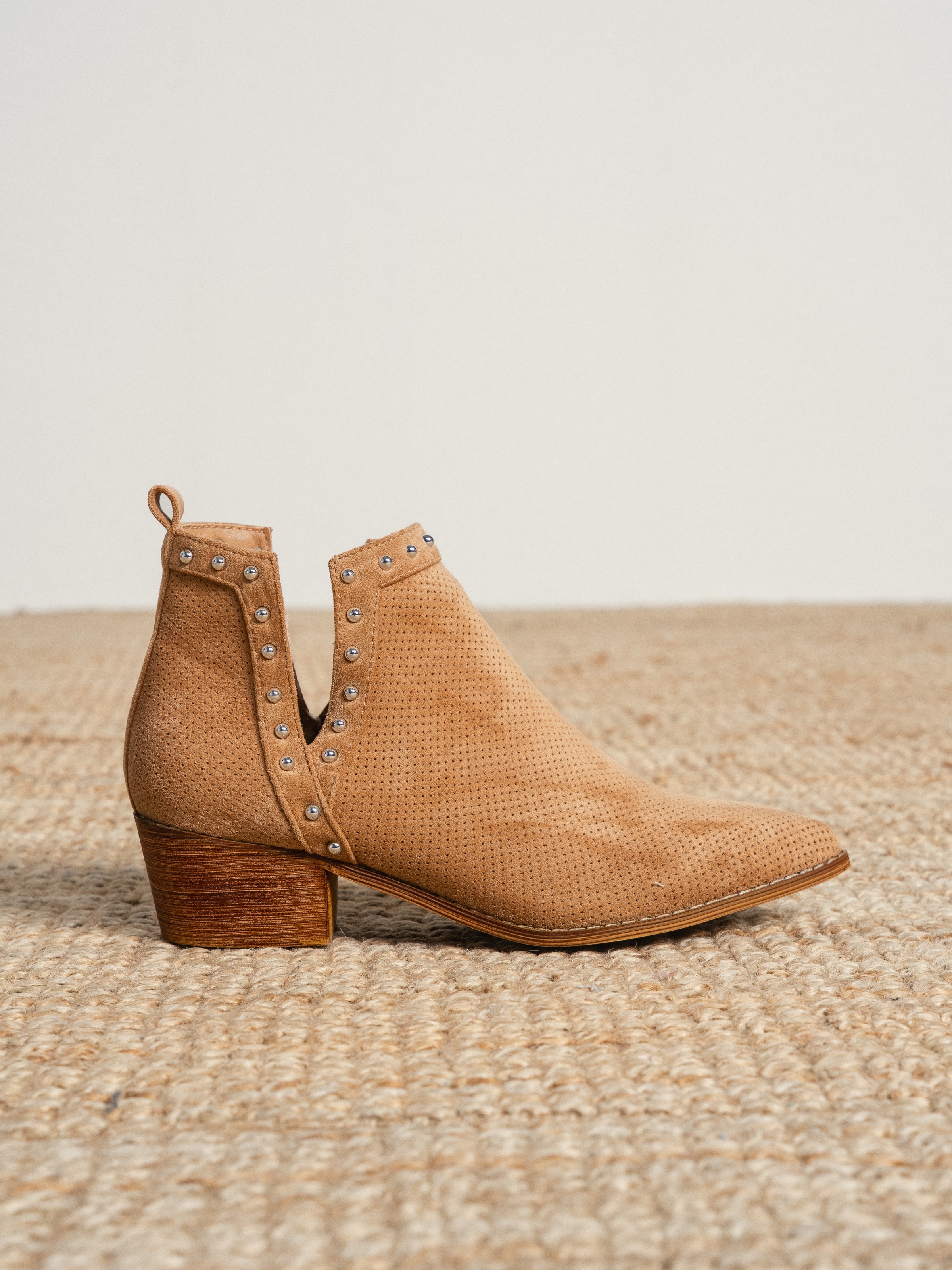 Imagem 0 de Bota com tachas