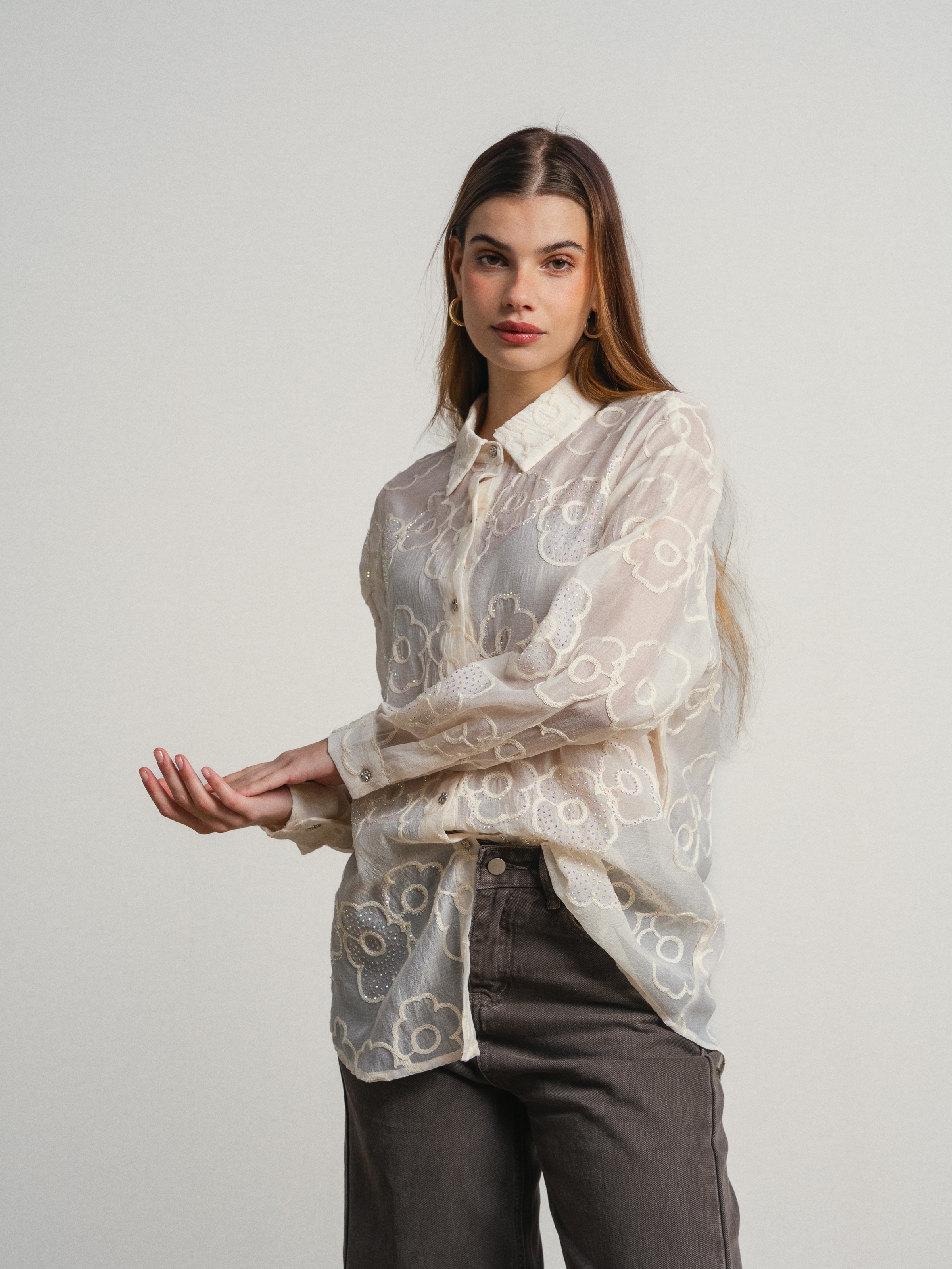 Camisa bordada com flores e brilhantes com transparência Branco-3