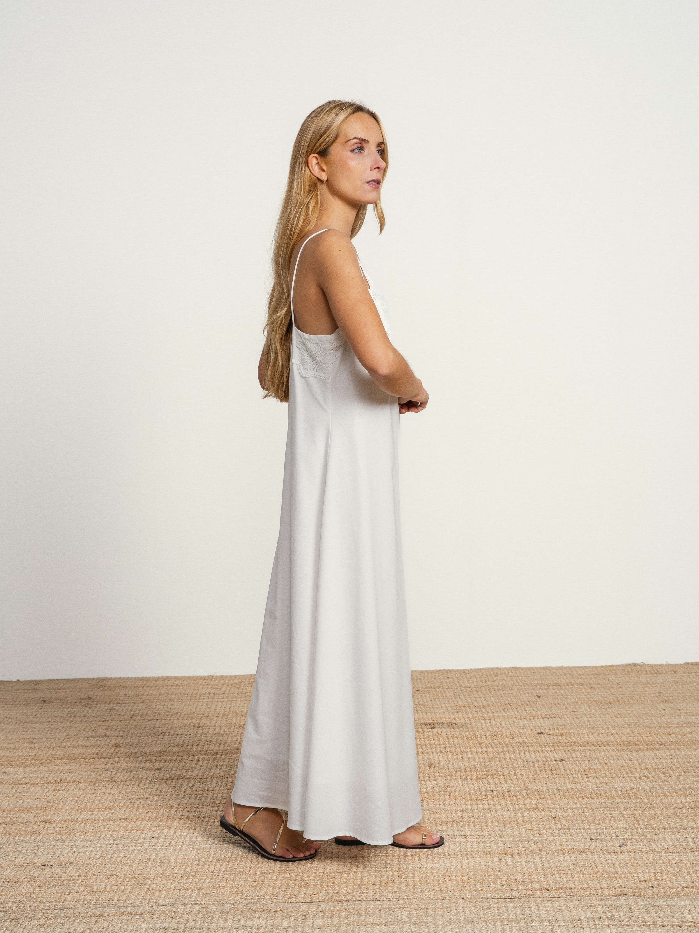 Vestido de algodão comprido com decote em V e bordado inglês Branco-5