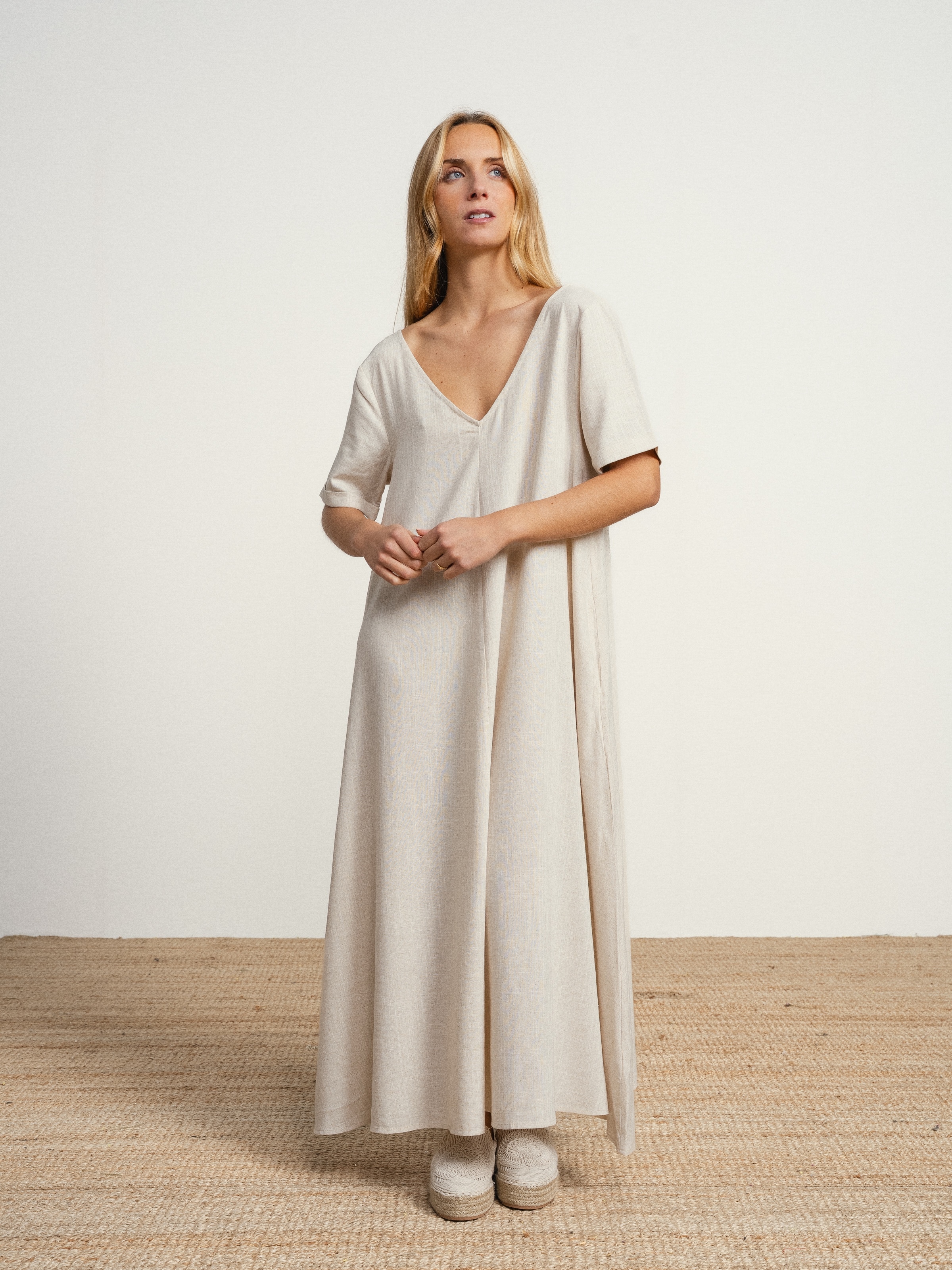 Imagem 0 de Vestido com decote em V