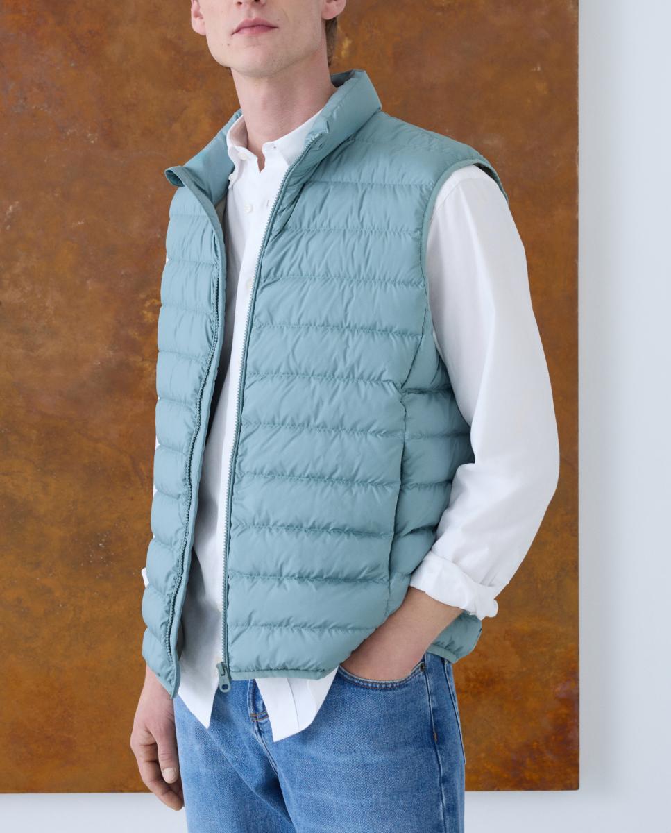 Imagen 0 de Chaleco ligero de hombre con poliéster reciclado y pluma natural