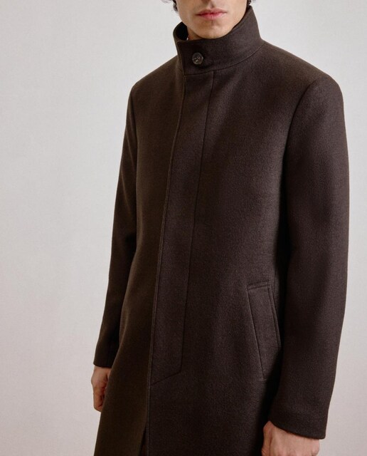 Imagen 0 de Abrigo punto con cuello chimenea de hombre