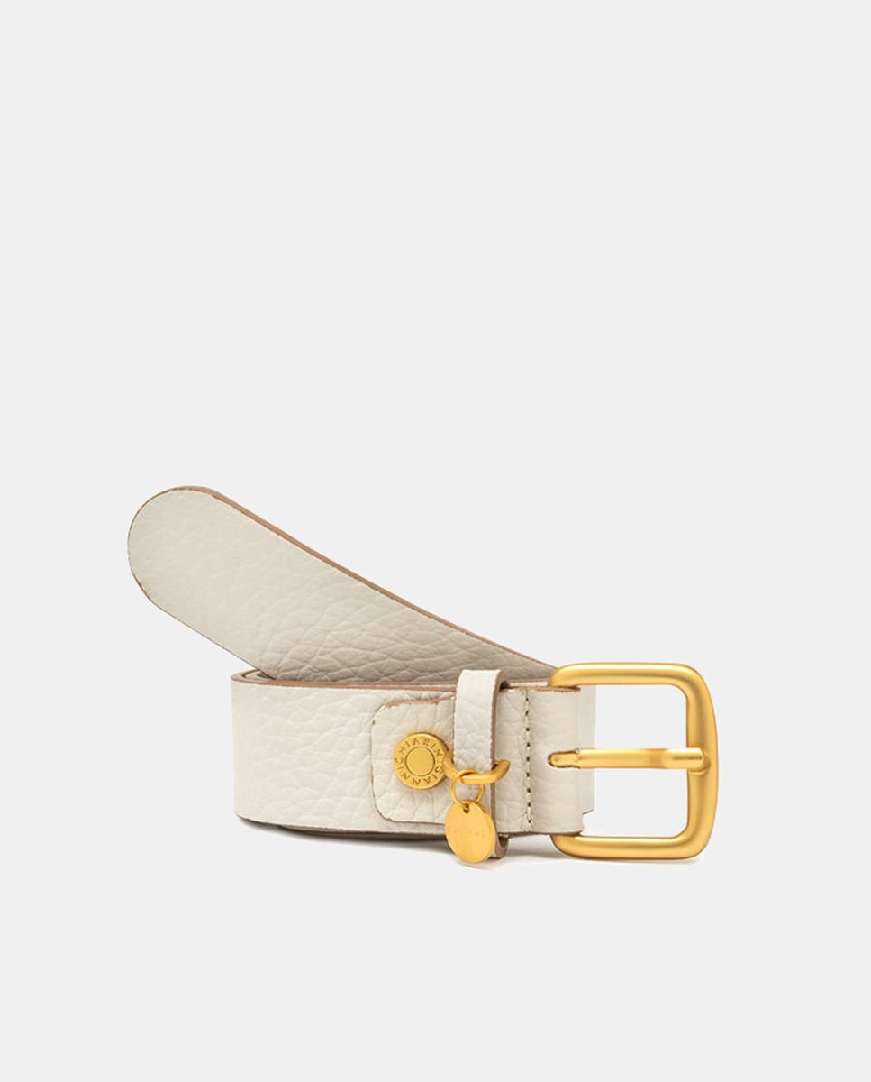 Imagen 0 de Cinturón Gianni Chiarini de mujer en piel burbuja color crema. Charm y remache con logotipo.
