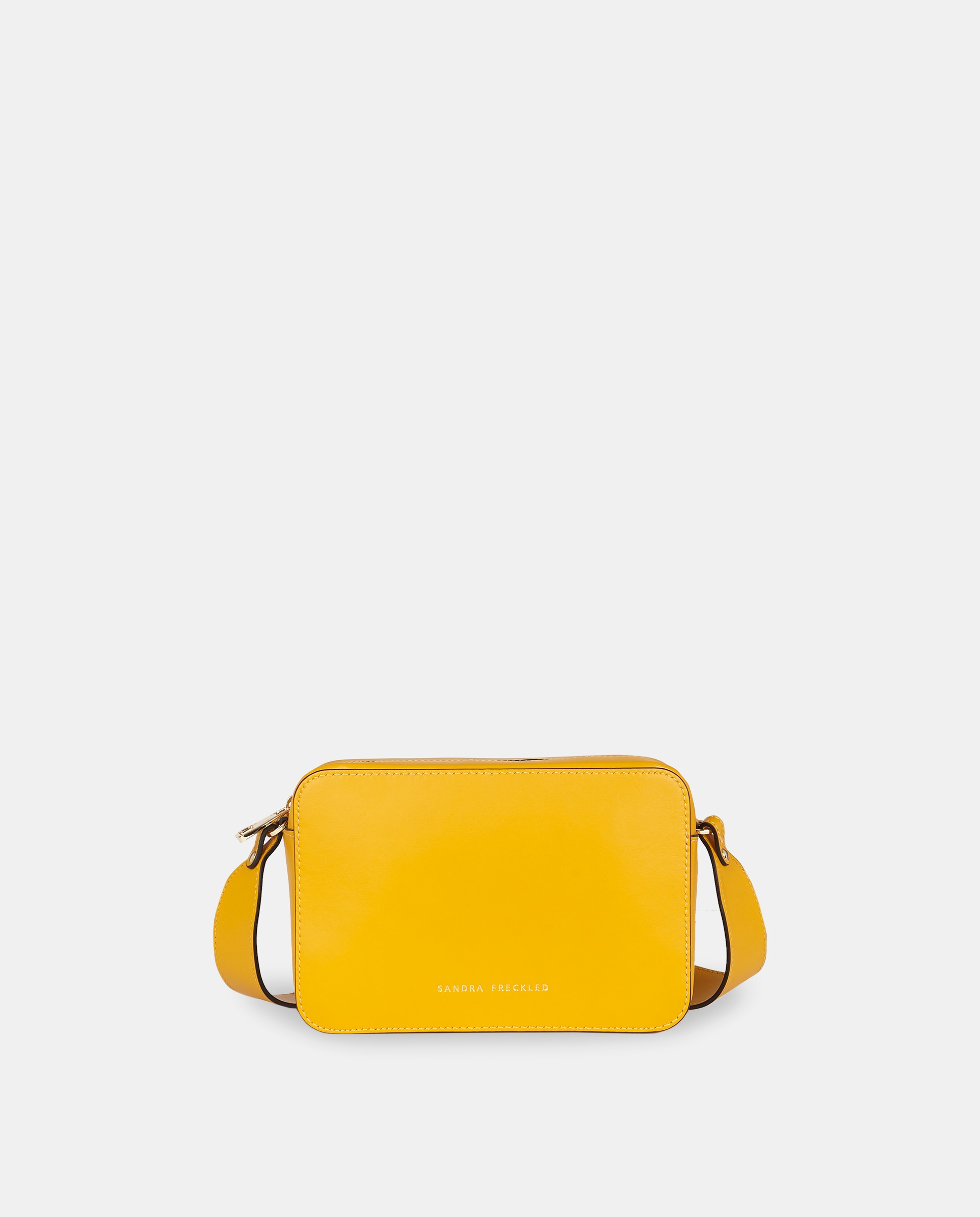 Imagen 0 de Bolso crossbody con bandolera ancha en piel lisa
