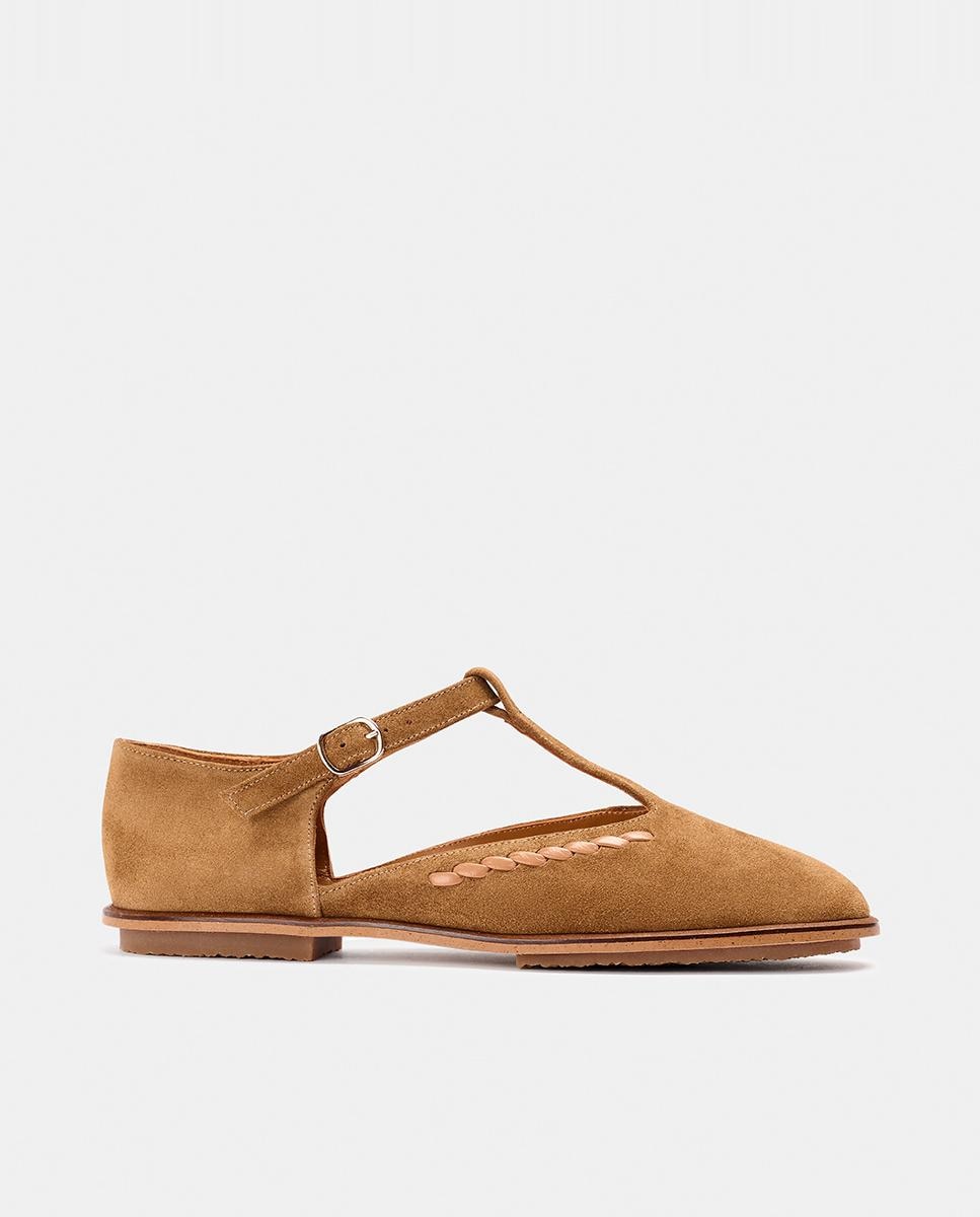Imagen 0 de Zapato de mujer de tipo mercedita en forma de T y en color marron