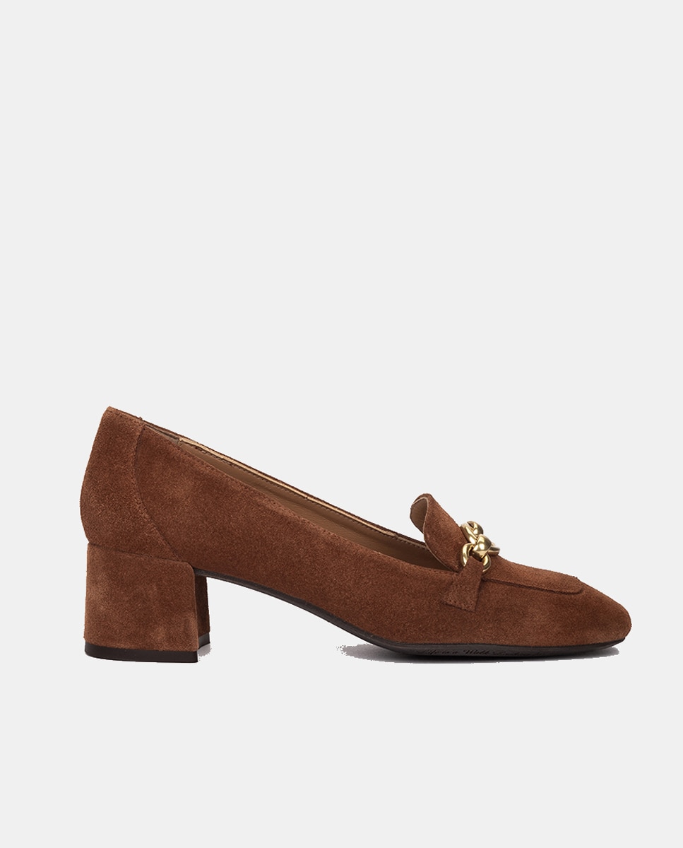Imagen 0 de Mocasín de piel con adorno.
