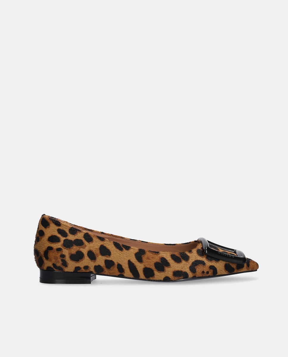 Imagen 0 de Zapatos de salón en ante con tacón plano