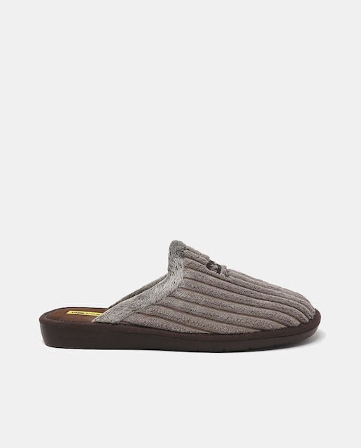 Imagen 0 de Zapatilla de casa de hombre abierta en piel serraje