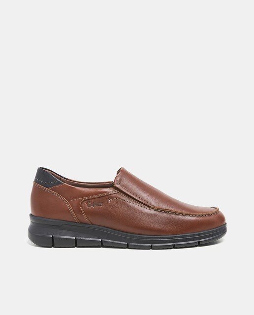 Imagen 0 de Mocasín en piel negra con elásticos laterales