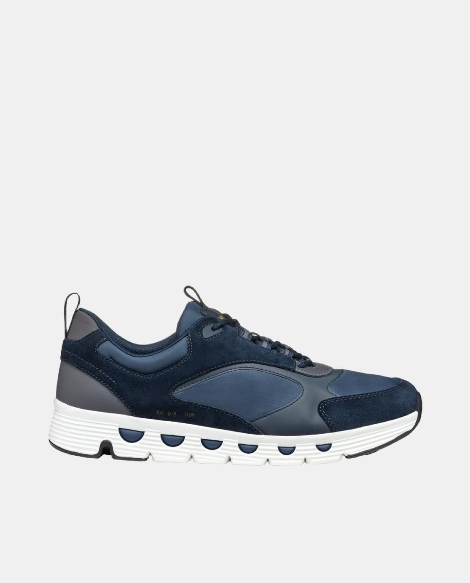 Imagen 0 de Deportiva low cut ultra amortiguada de hombre de color gris