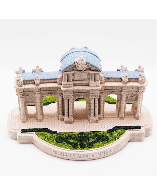 Imagen 0 de Puerta de Alcalá Colección Euromonumenta maqueta a escala en polvo de alabastro hecha a mano