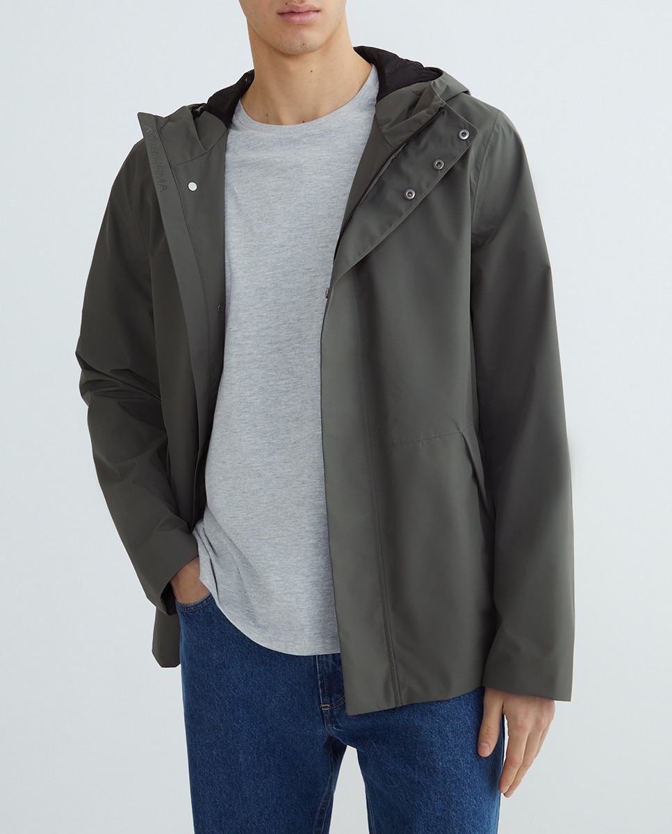 Imagen 0 de Parka corta con capucha de hombre