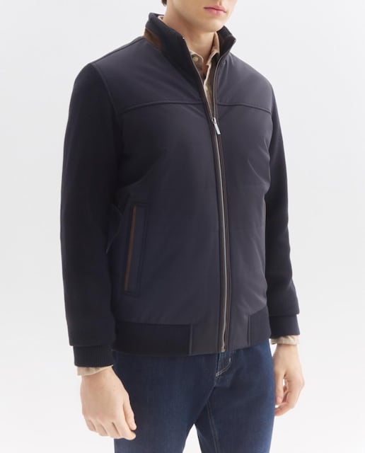 Imagen 0 de Cazadora de hombre con bolsillos inclinados