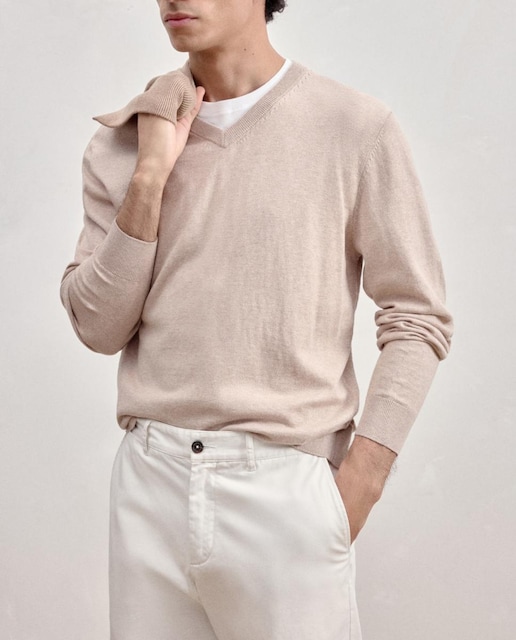 Imagen 0 de Sueter cuello pico hombre.